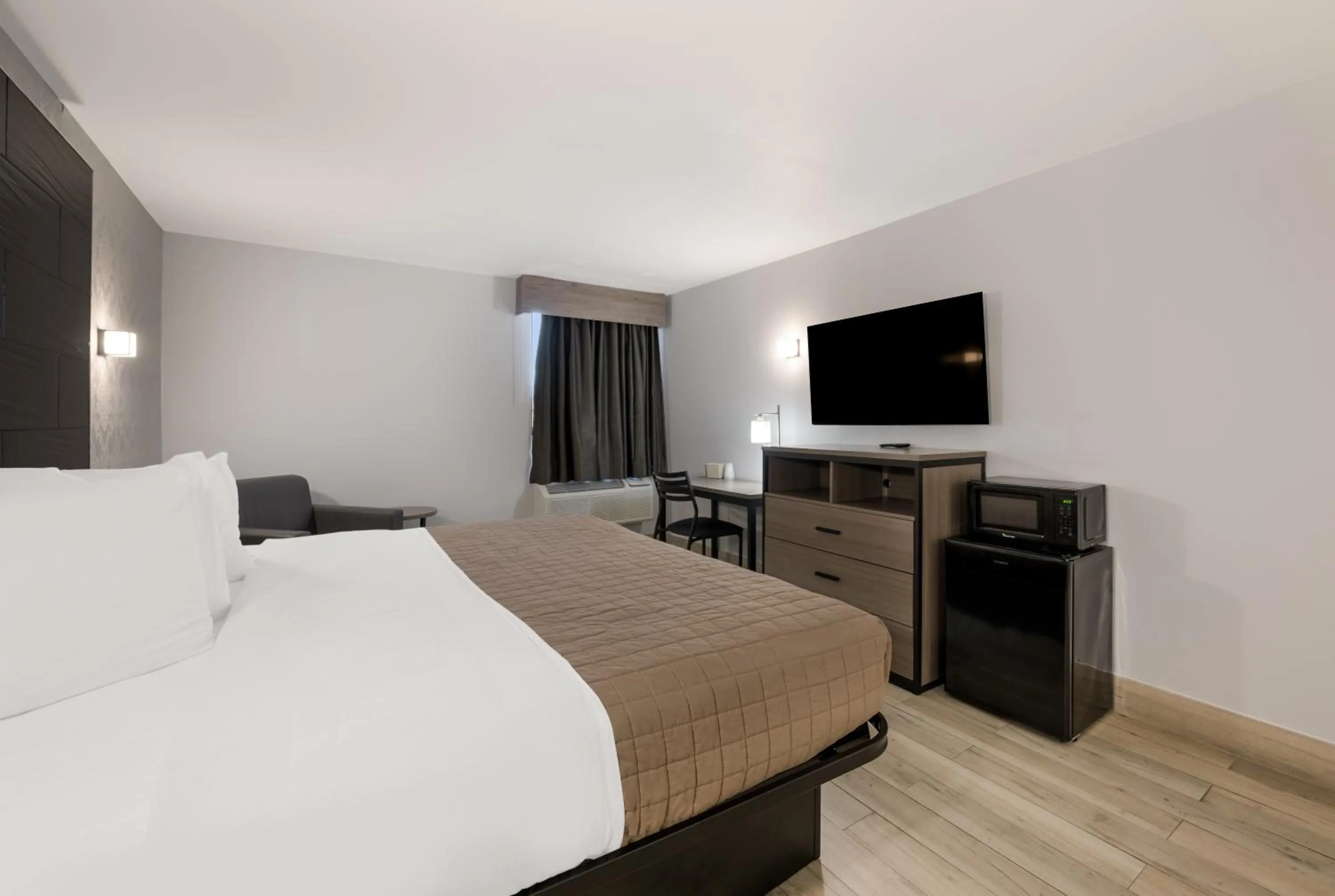 Bed in Essence Express Wayne