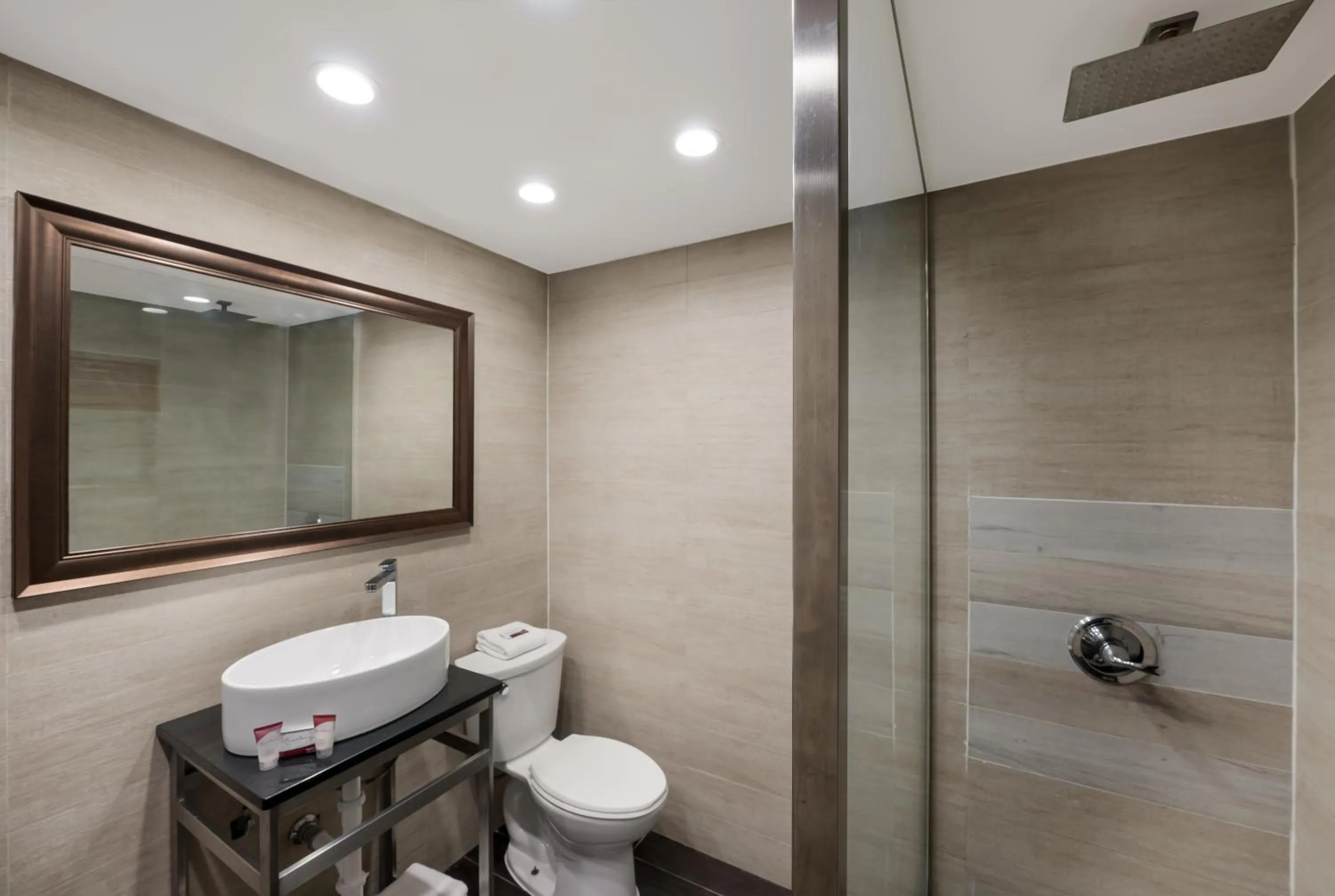 Bathroom in Essence Express Wayne