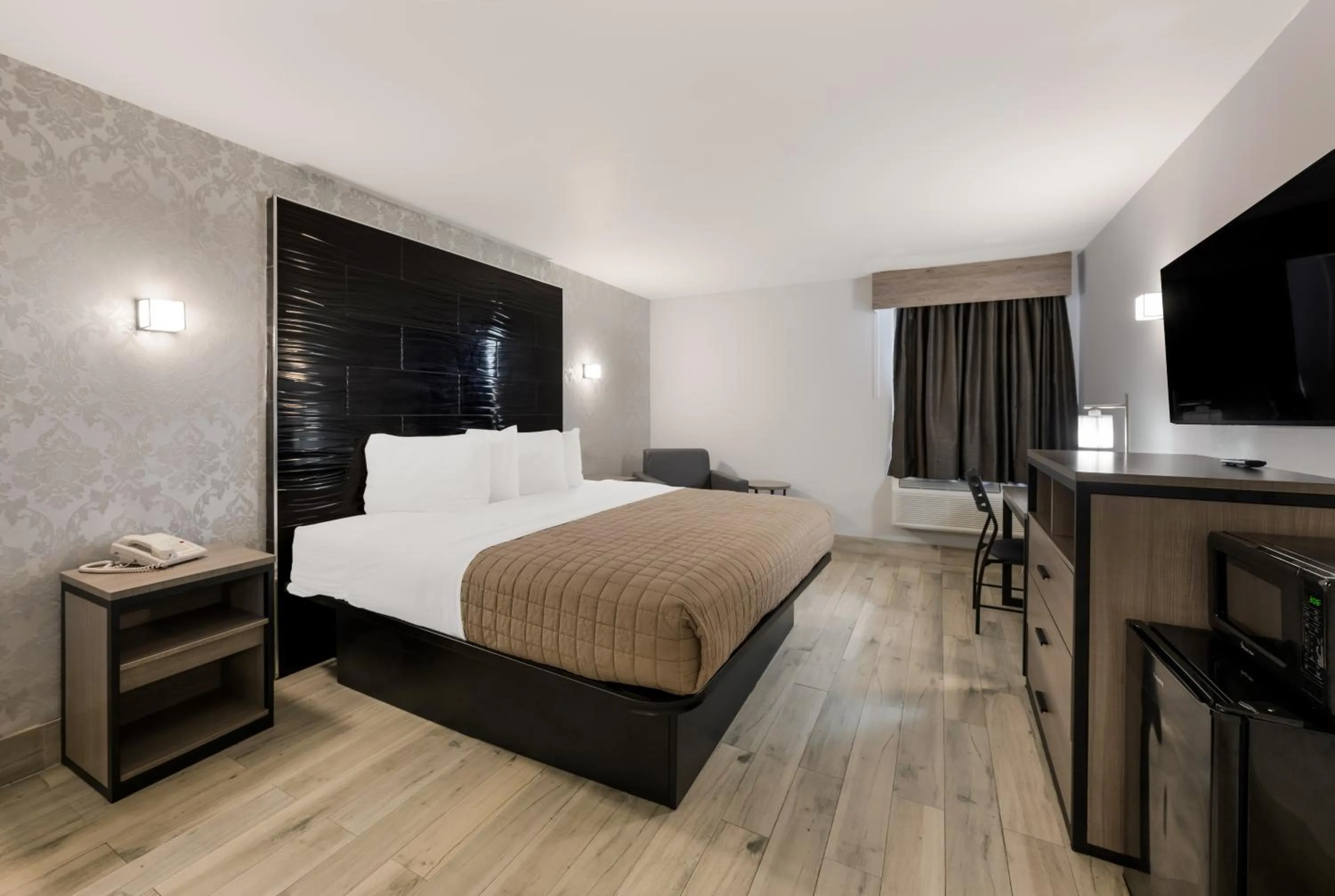 Bed in Essence Express Wayne