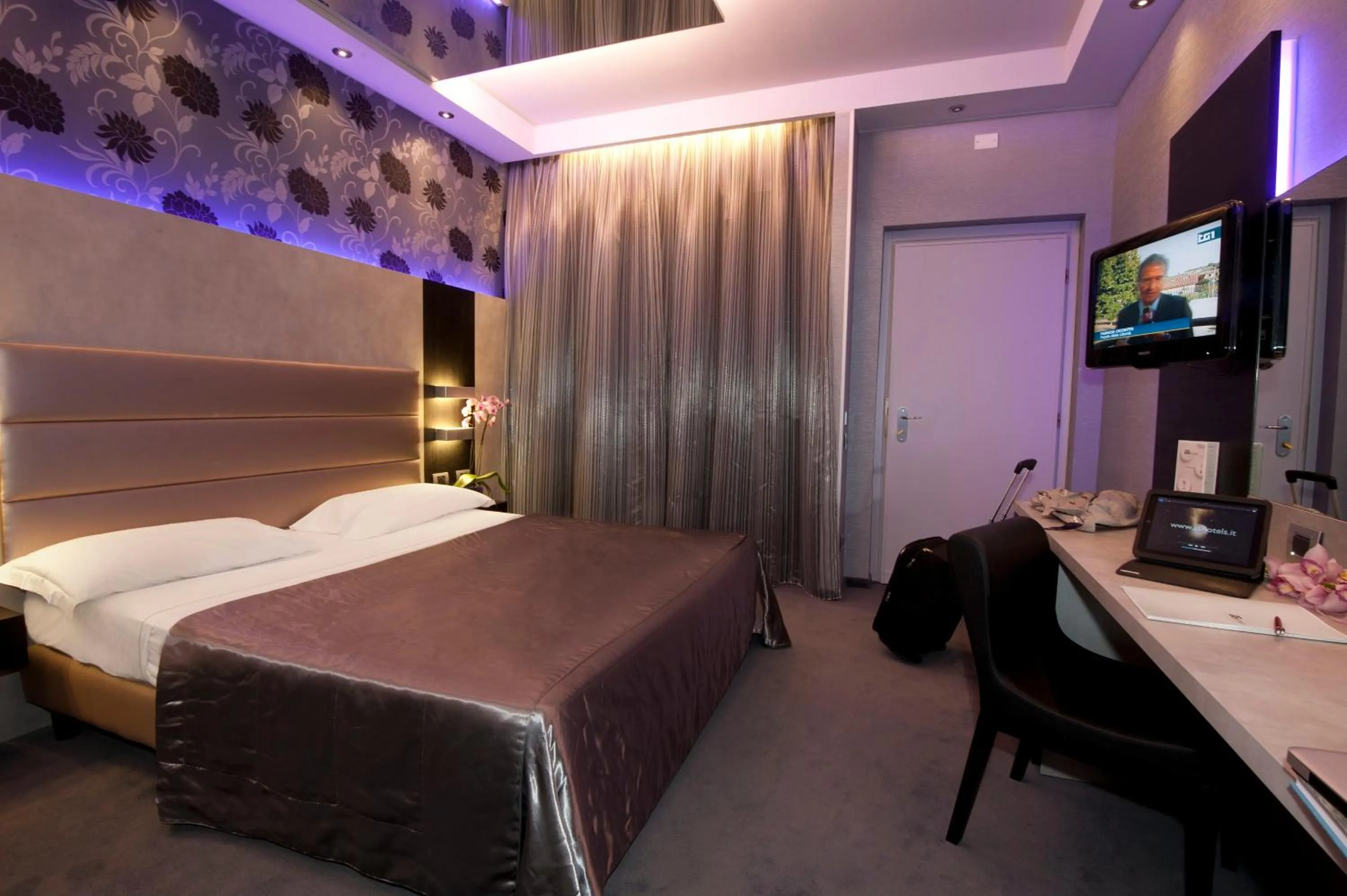 Photo of the whole room, Bed in As Hotel Dei Giovi