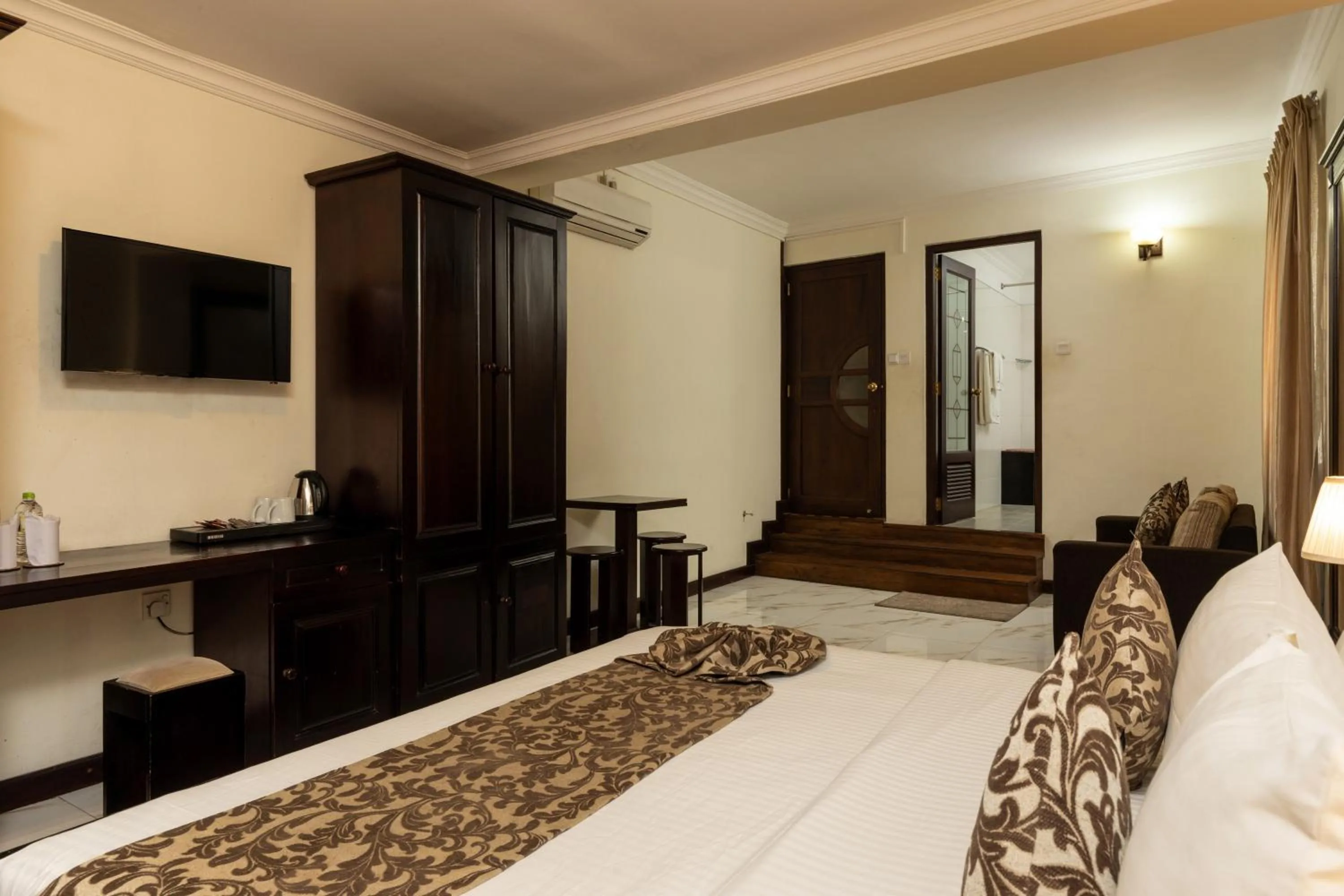 Bed in Cafe Aroma Inn