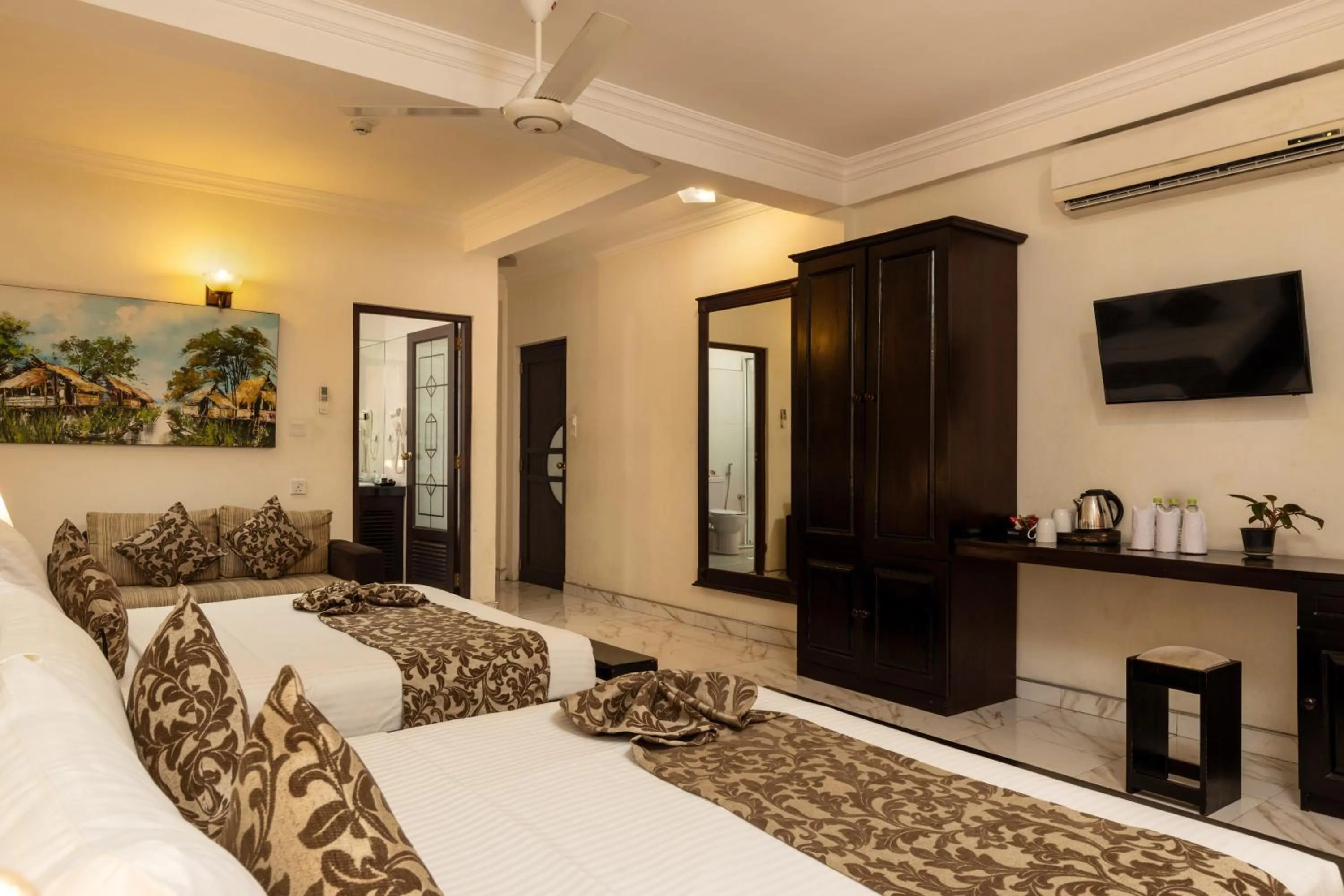 Bed in Cafe Aroma Inn