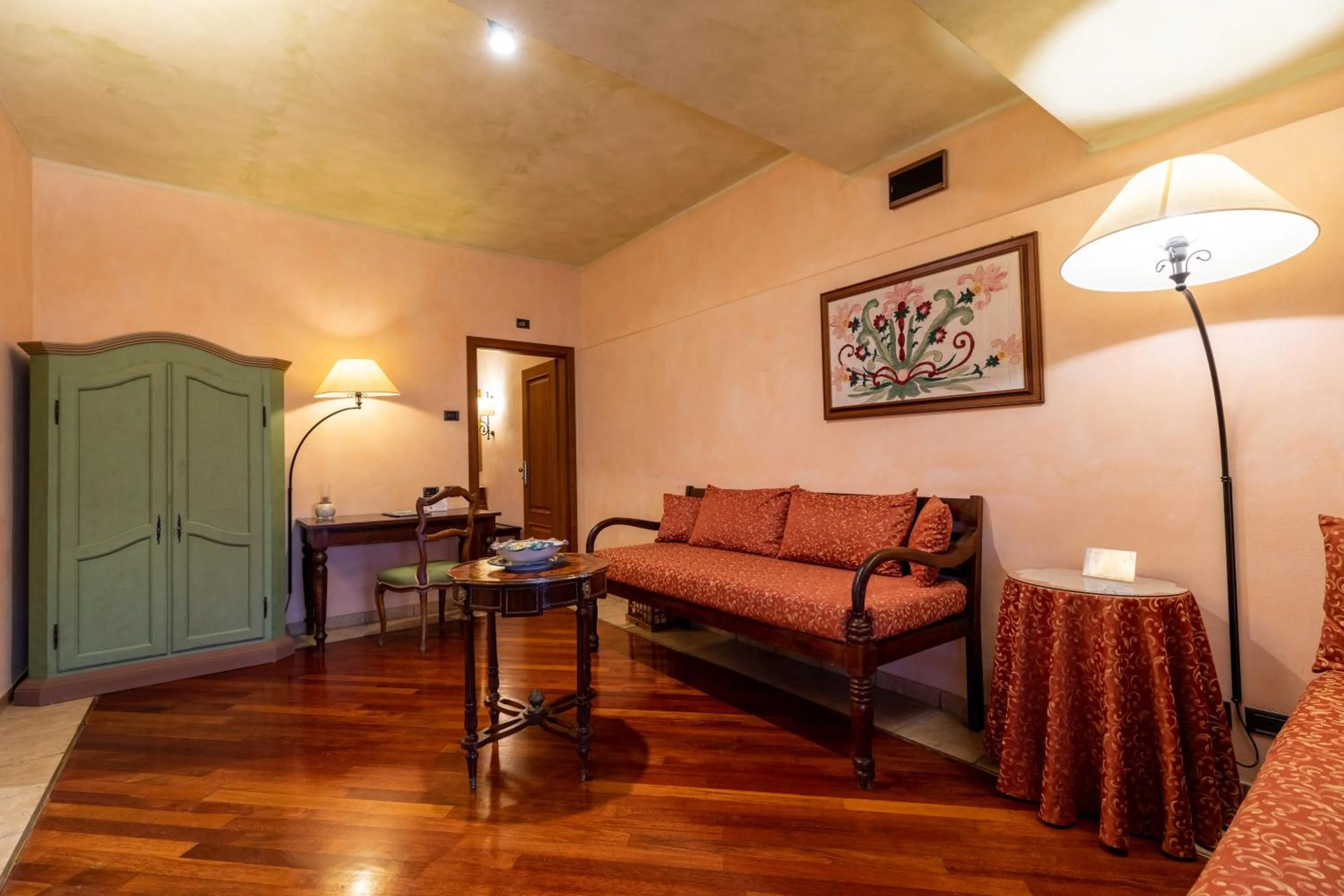 Living room in Relais Abbazia Santa Anastasia Resort & Winery