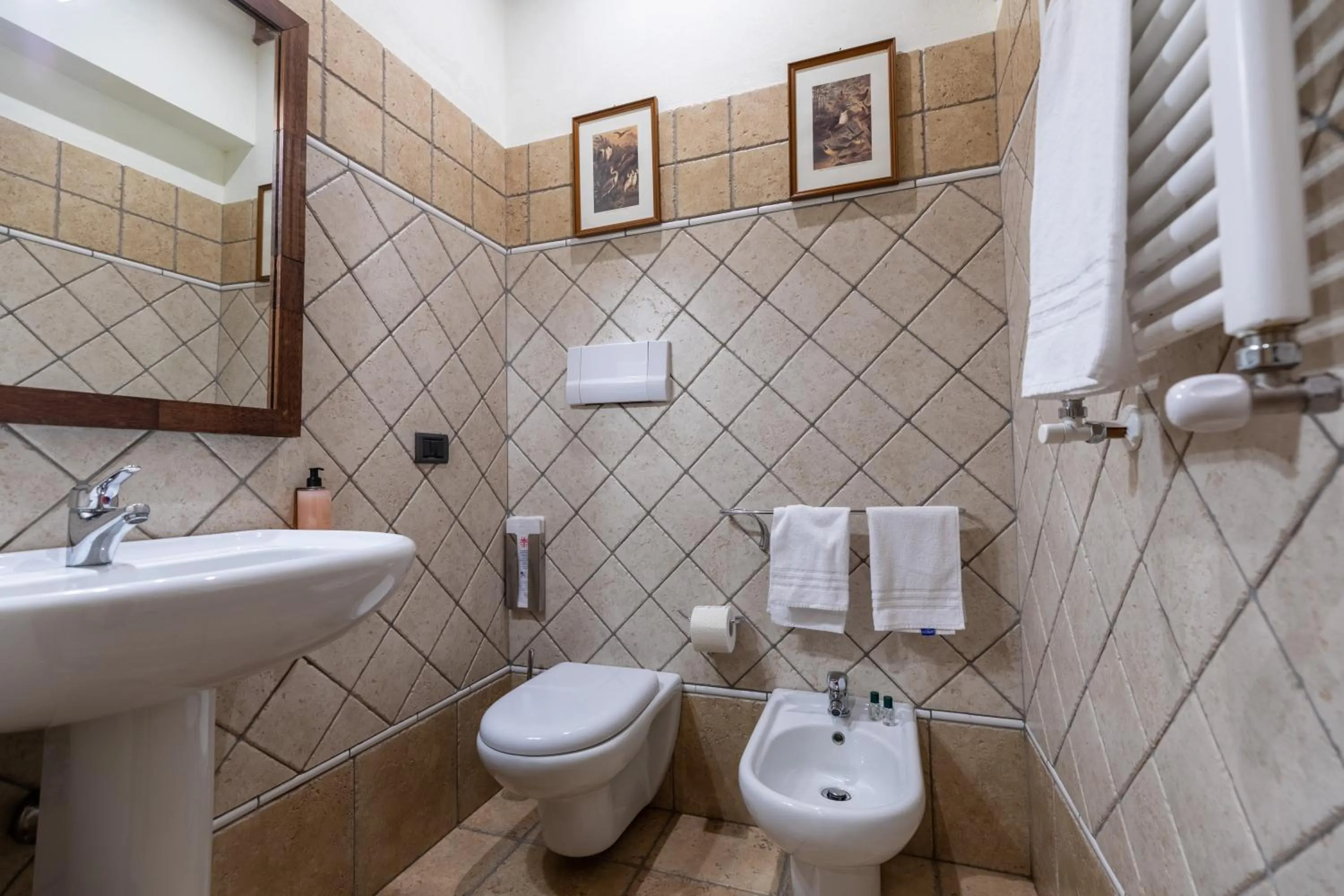 Bathroom in Relais Abbazia Santa Anastasia Resort & Winery