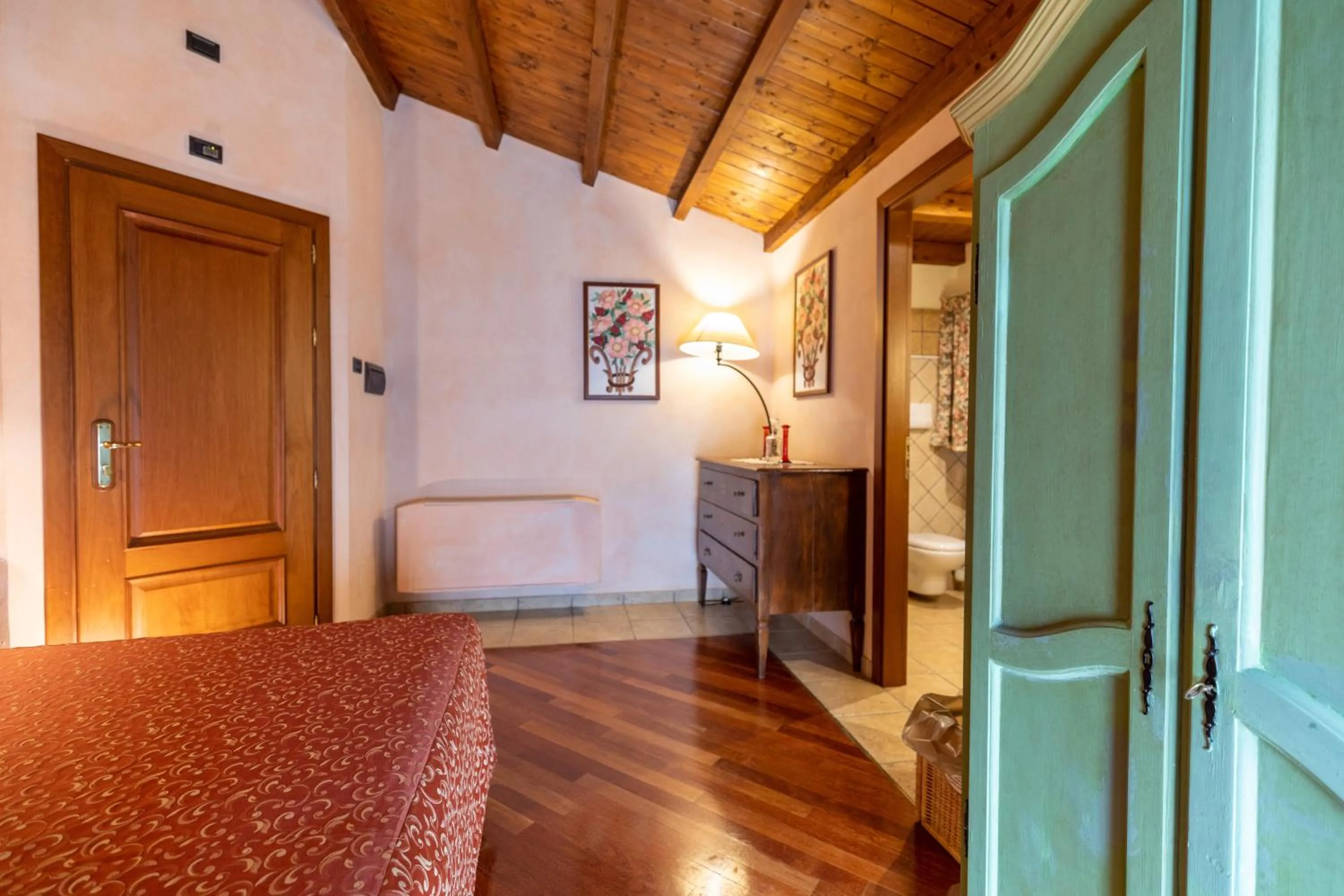 Decorative detail, Bed in Relais Abbazia Santa Anastasia Resort & Winery