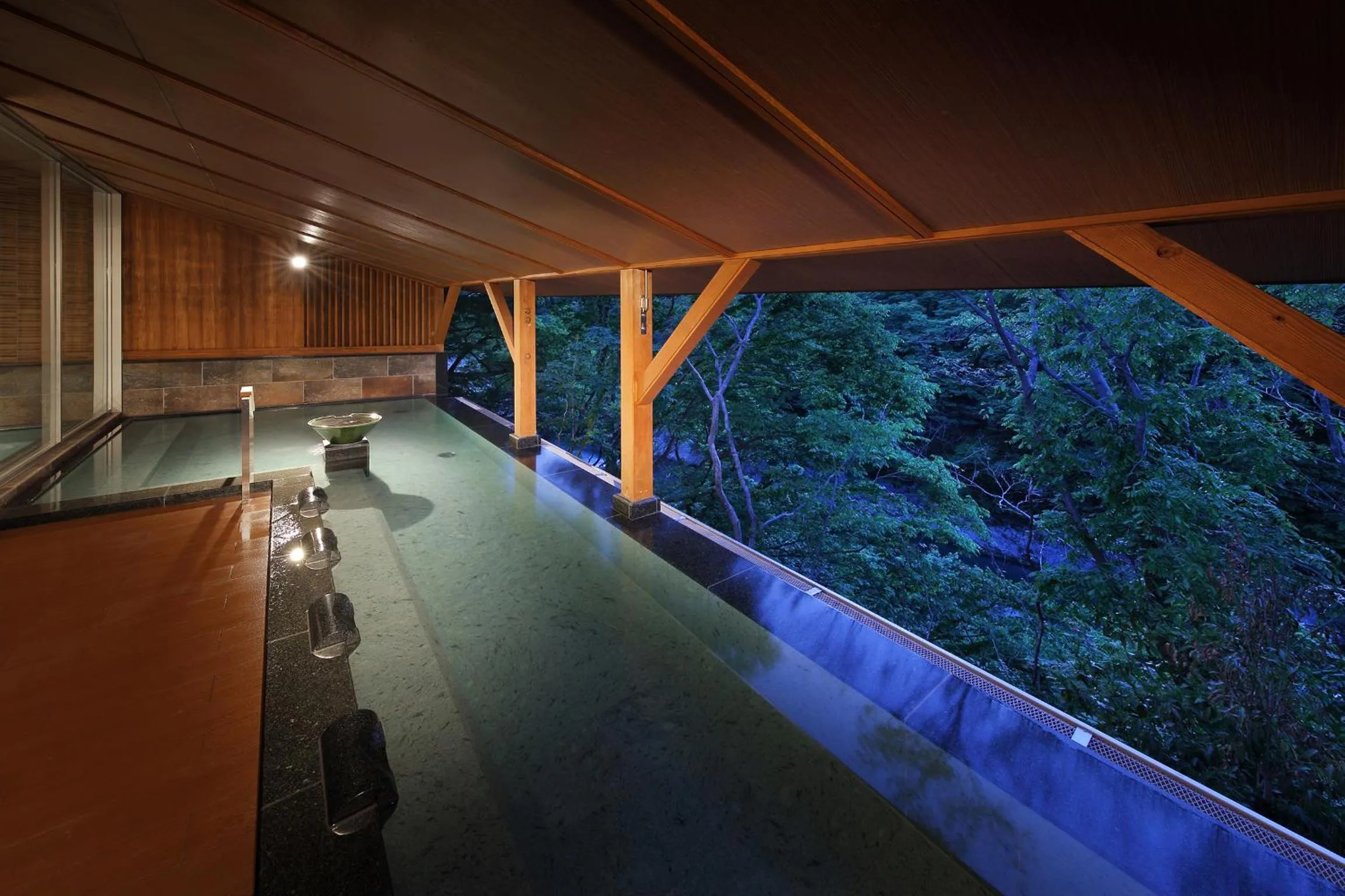 Hot Spring Bath in Nanaeyae