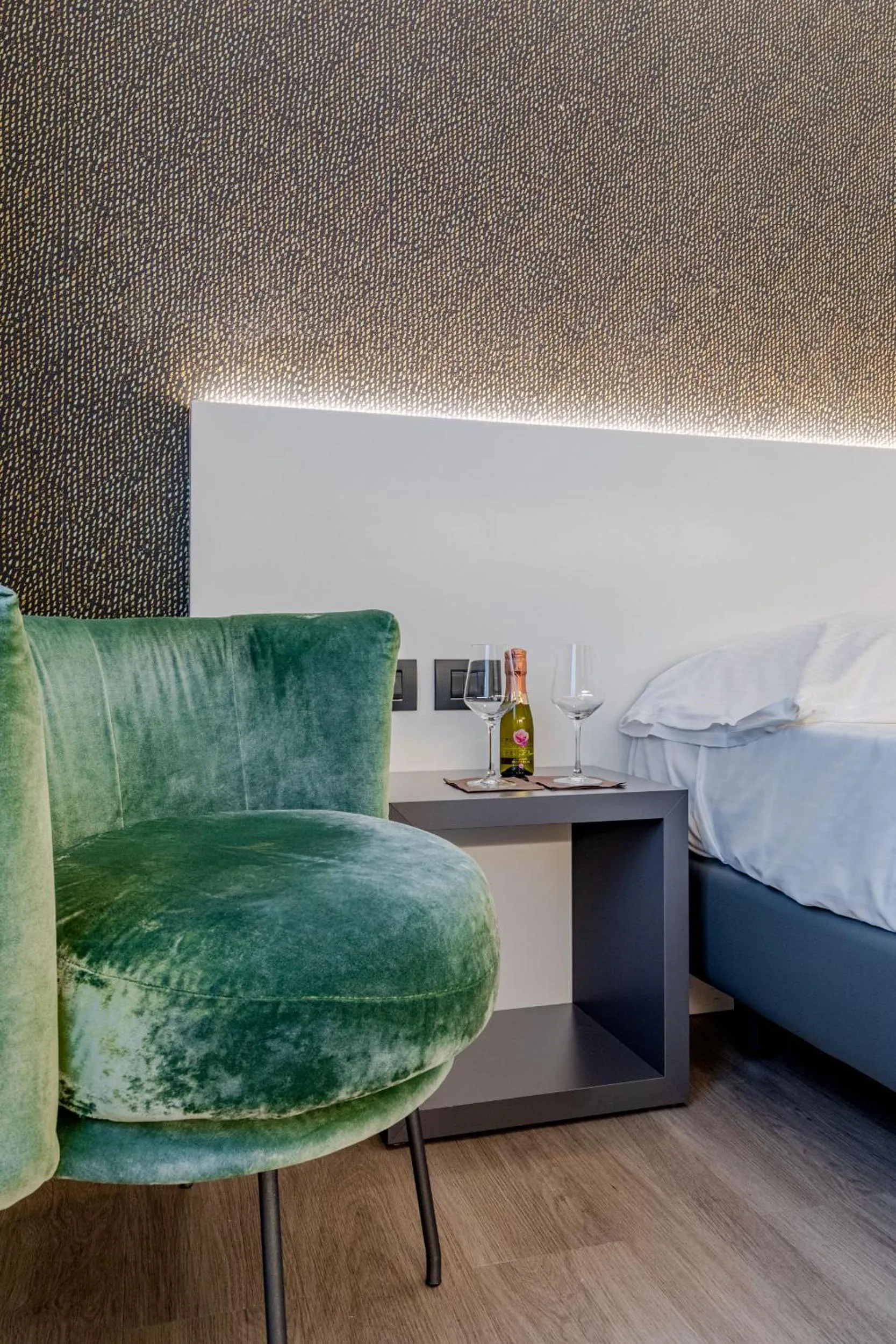 Decorative detail, Bed in Motel Rona