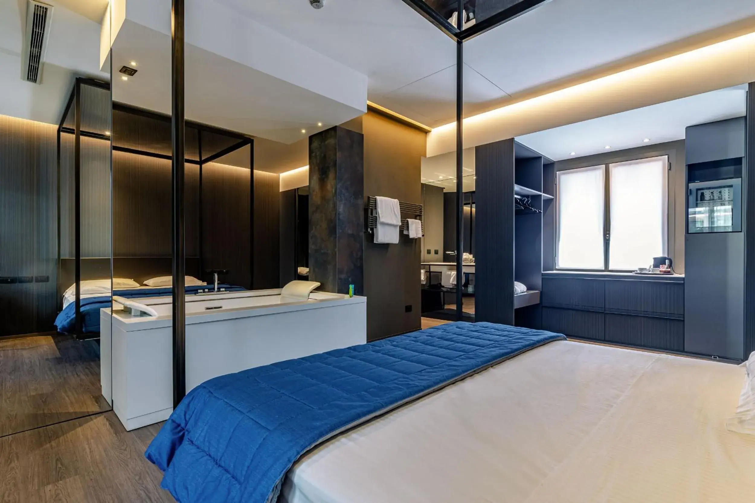 Deluxe Suite with Spa Bath in Motel Rona Deluxe Suite with Spa Bath in Motel Rona