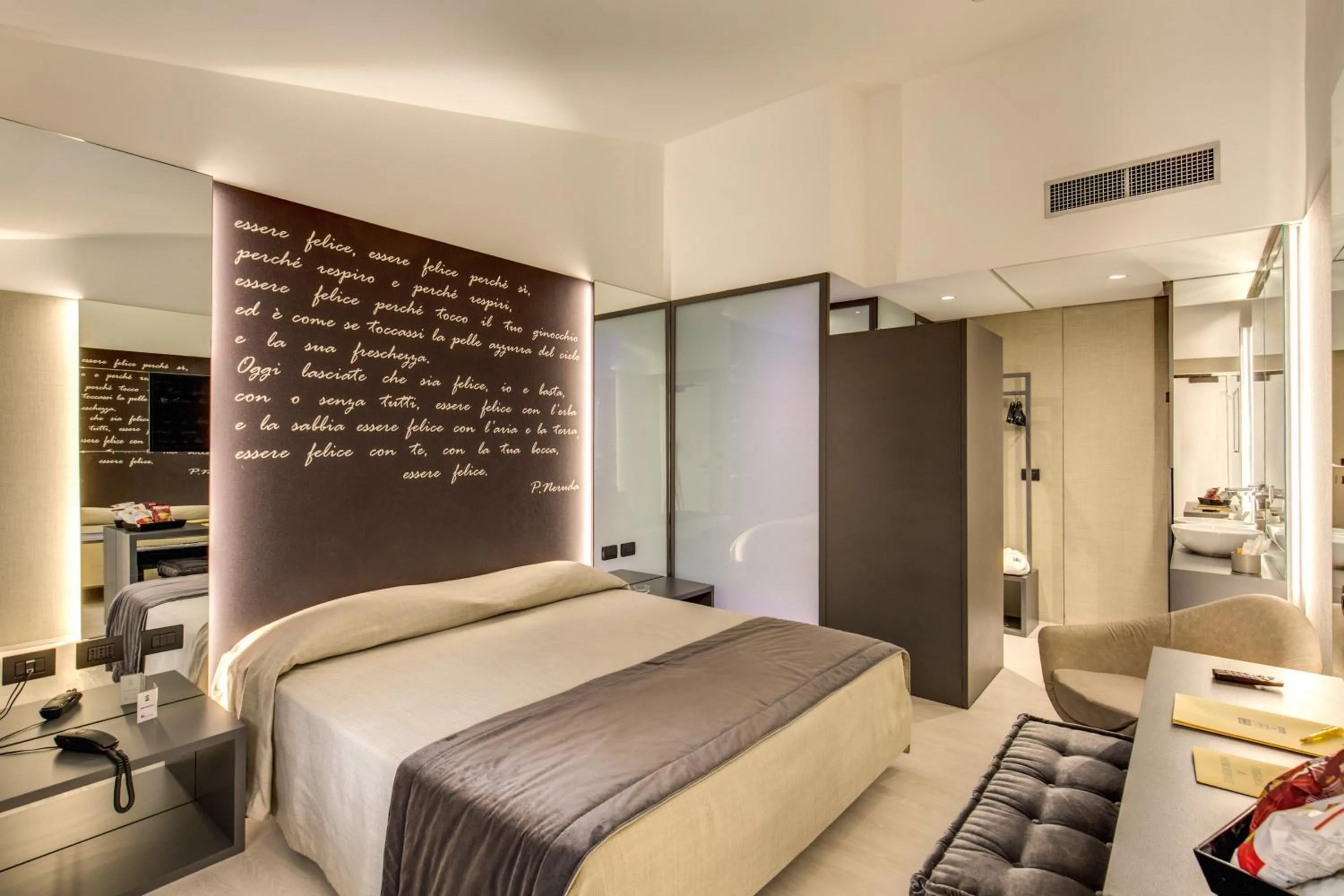 Bedroom, Bed in Motel Rona