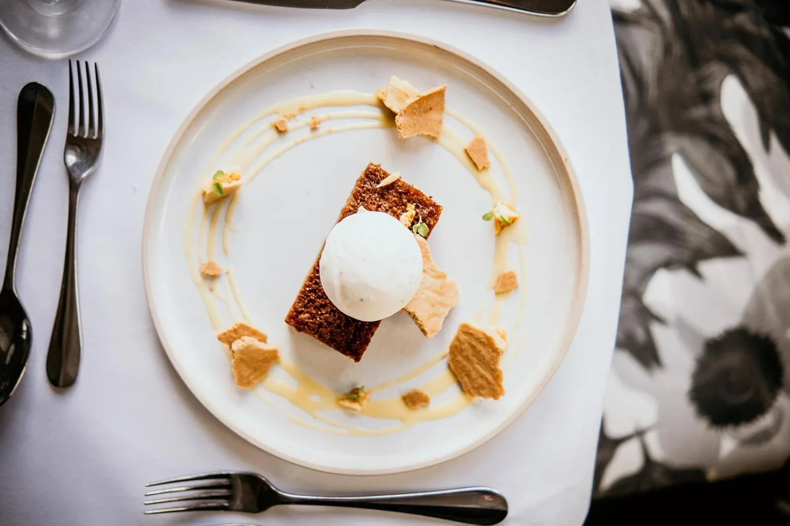 Food and drinks in HIGHFIELD