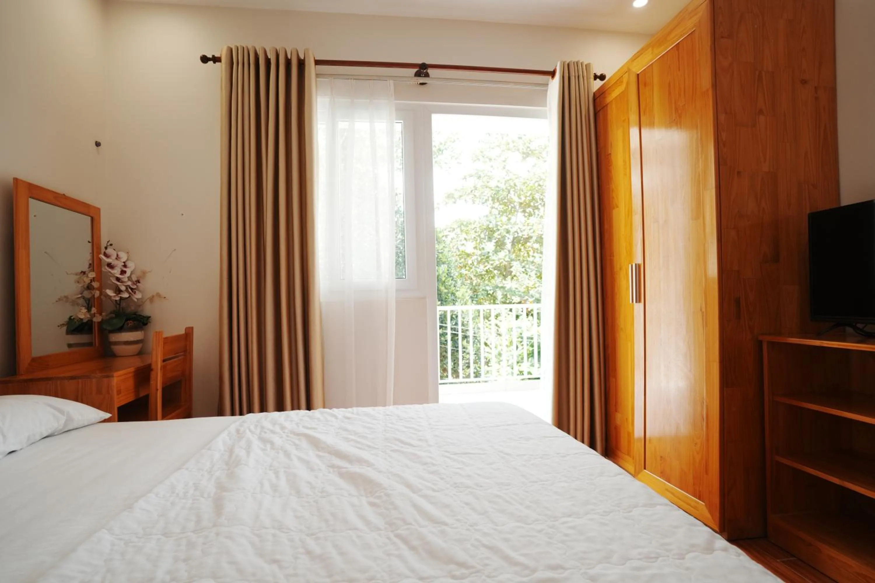 Photo of the whole room in Soho Inn