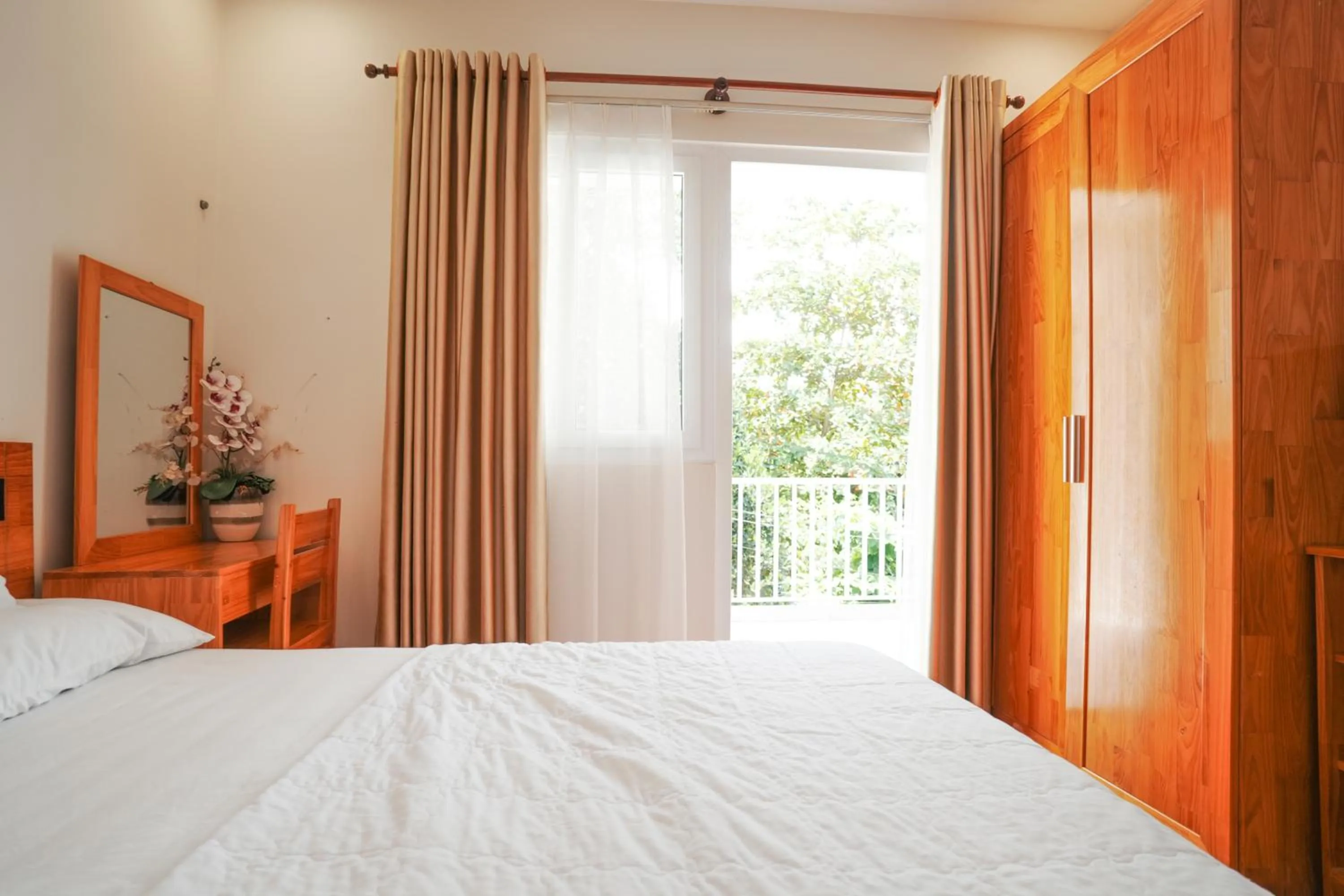 Photo of the whole room in Soho Inn