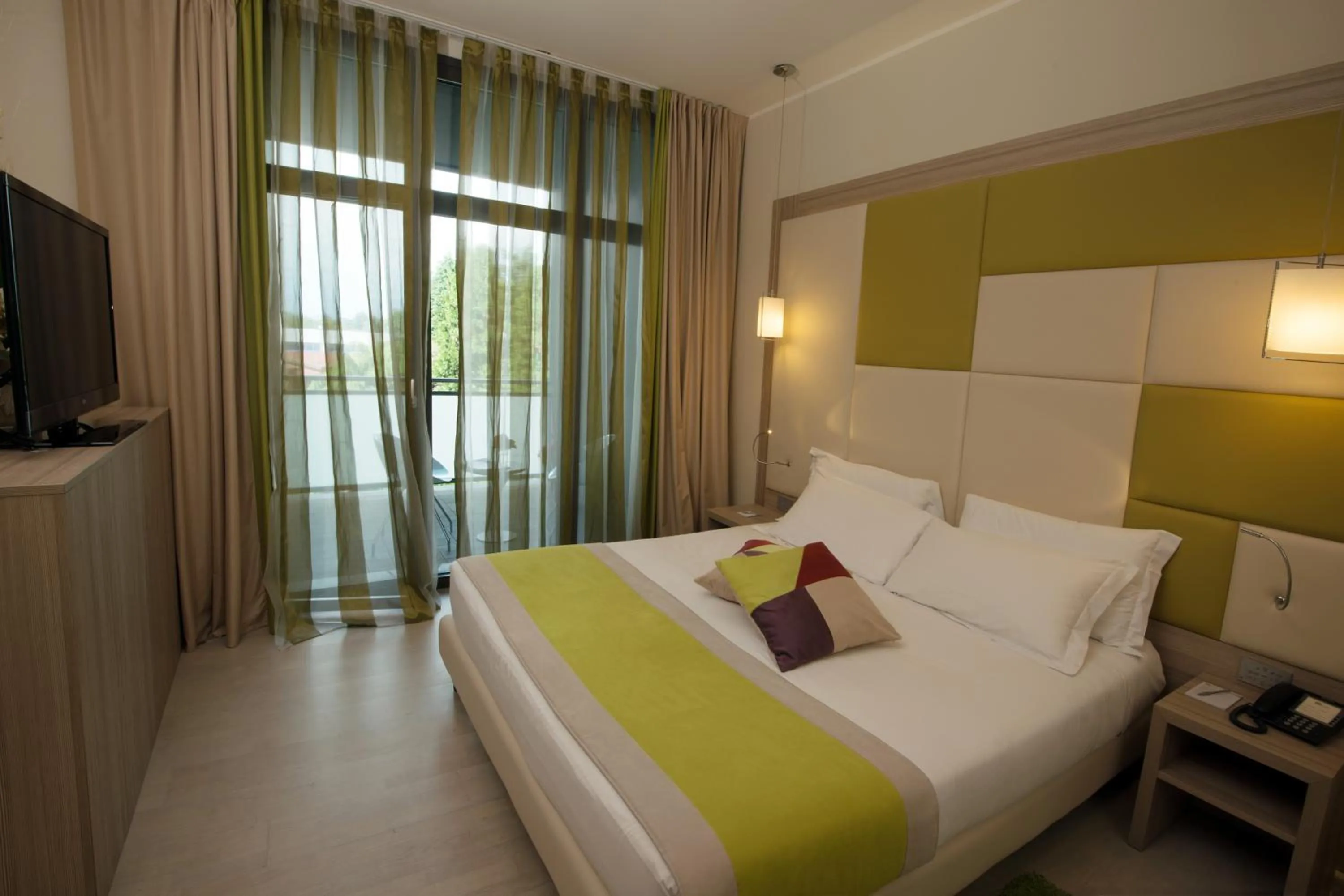 Balcony/Terrace, Bed in AS Hotel Limbiate Fiera