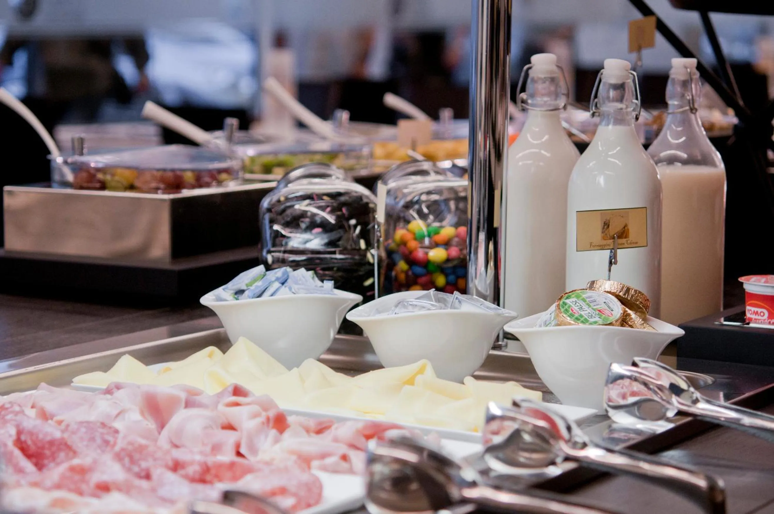 Restaurant/places to eat in AS Hotel Limbiate Fiera