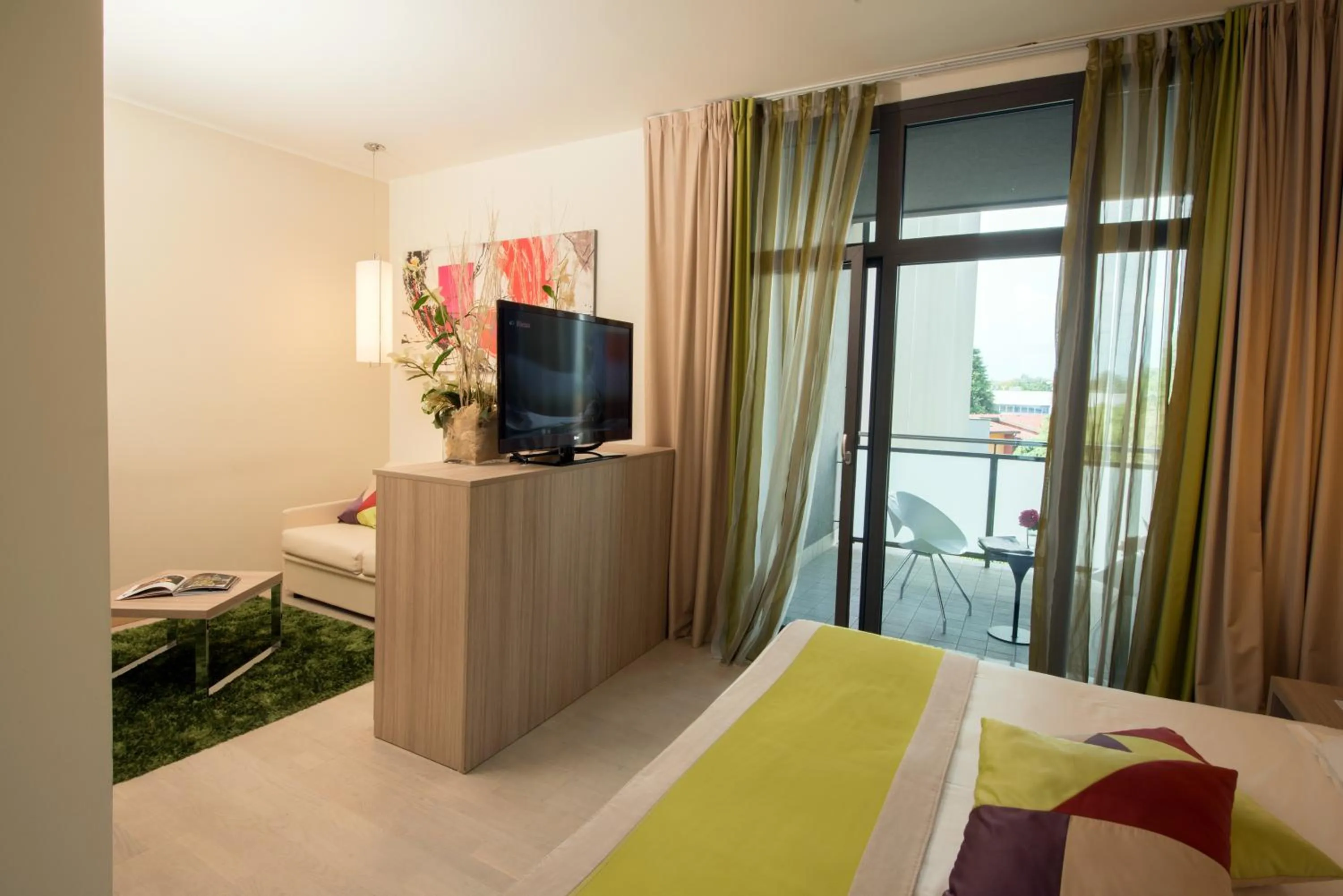 Balcony/Terrace, Bed in AS Hotel Limbiate Fiera