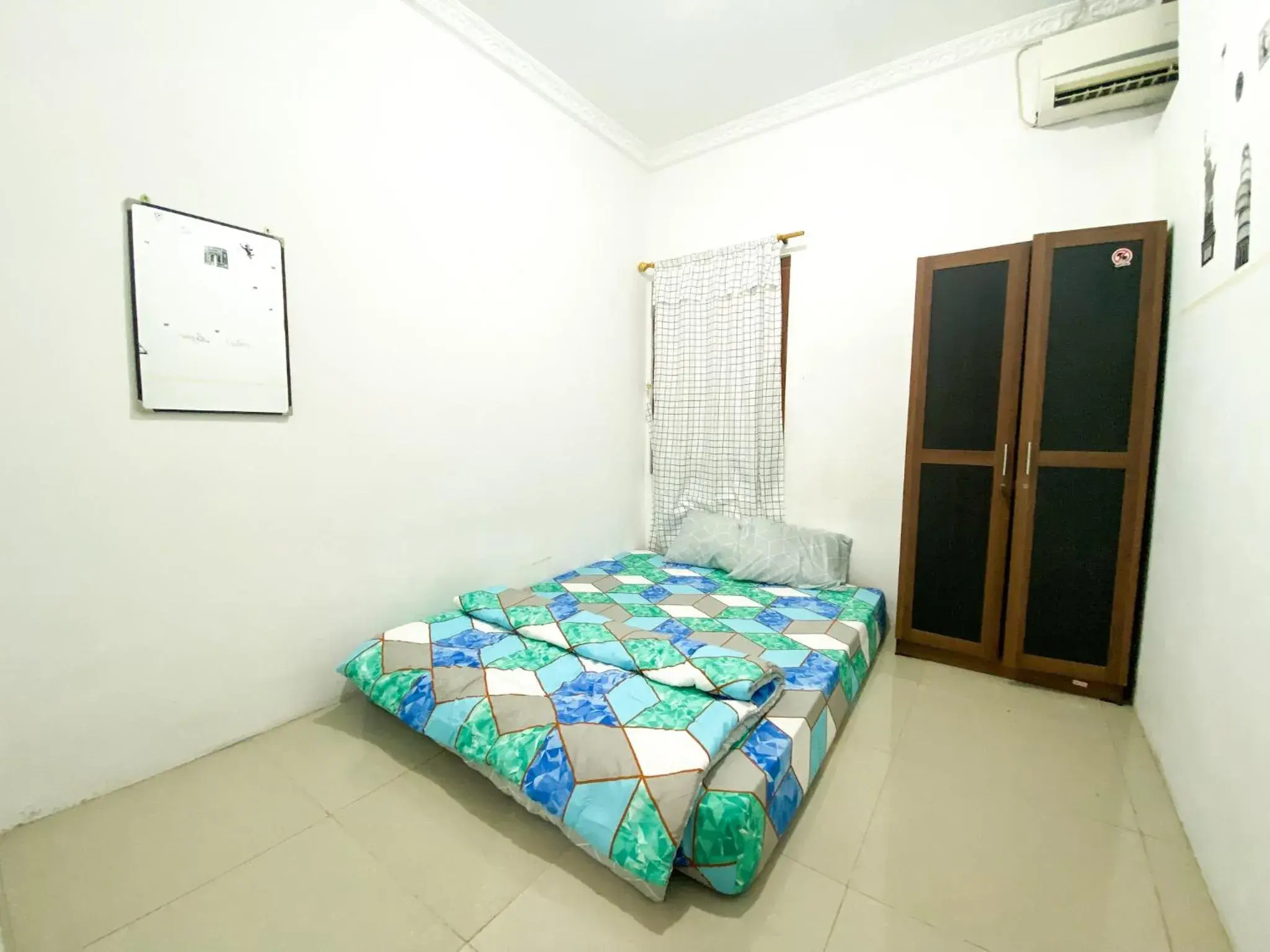 Bedroom, Bed in Homey Guesthouse Kertajaya (Syariah) Bedroom, Bed in Homey Guesthouse Kertajaya (Syariah)