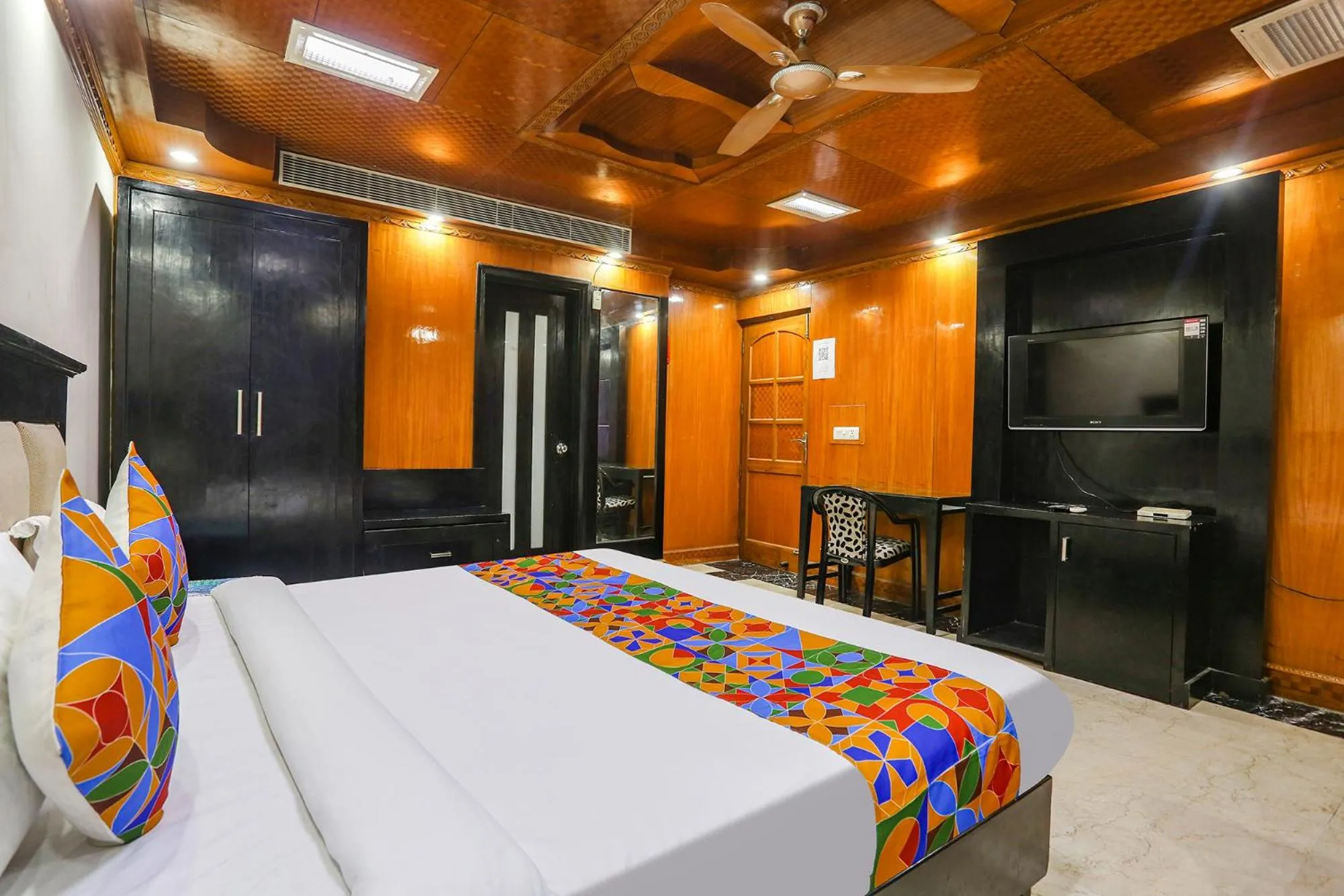 Bed in FabHotel Blue Moon Home Stay