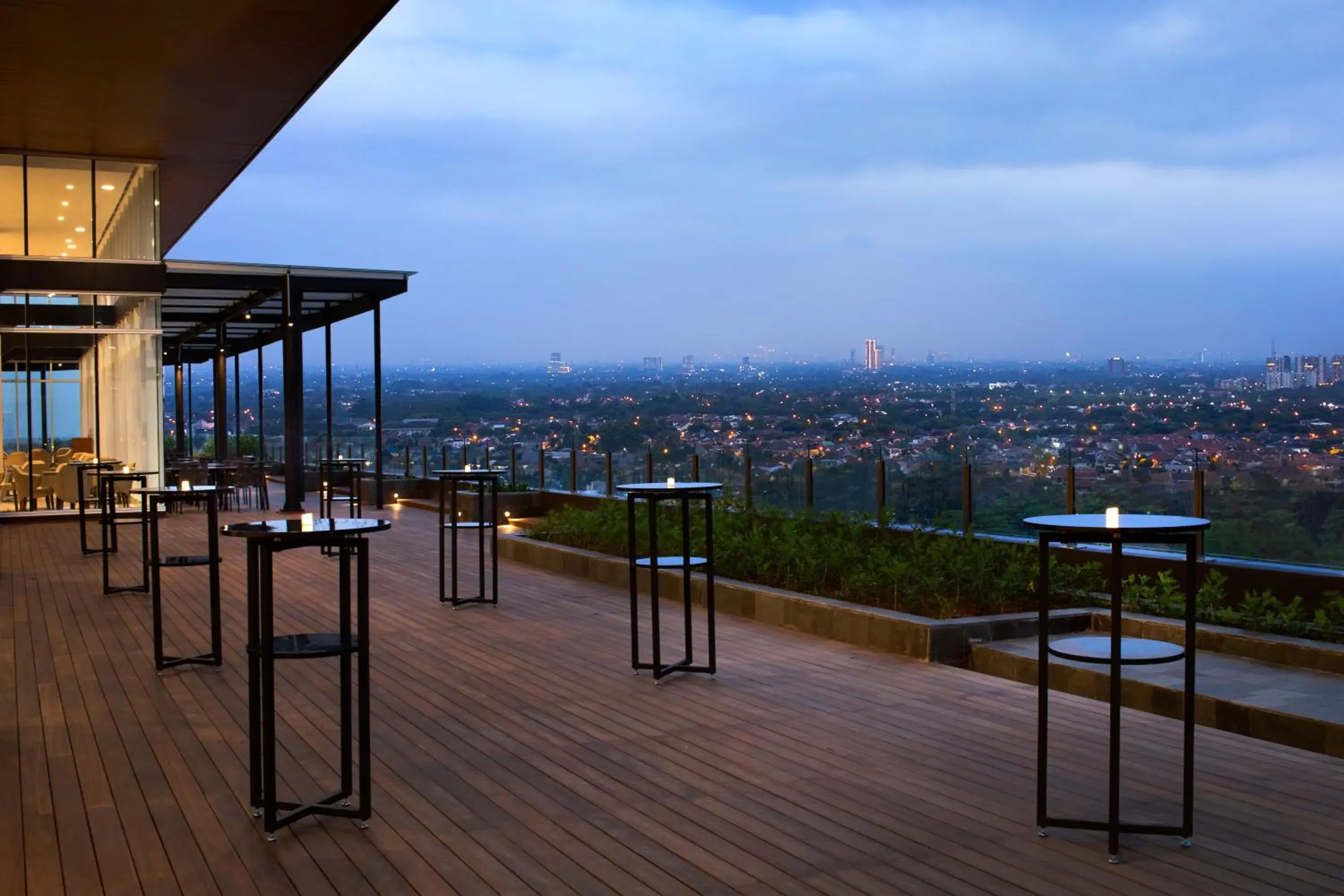 Restaurant/places to eat in Trembesi Hotel Restaurant/places to eat in Trembesi Hotel