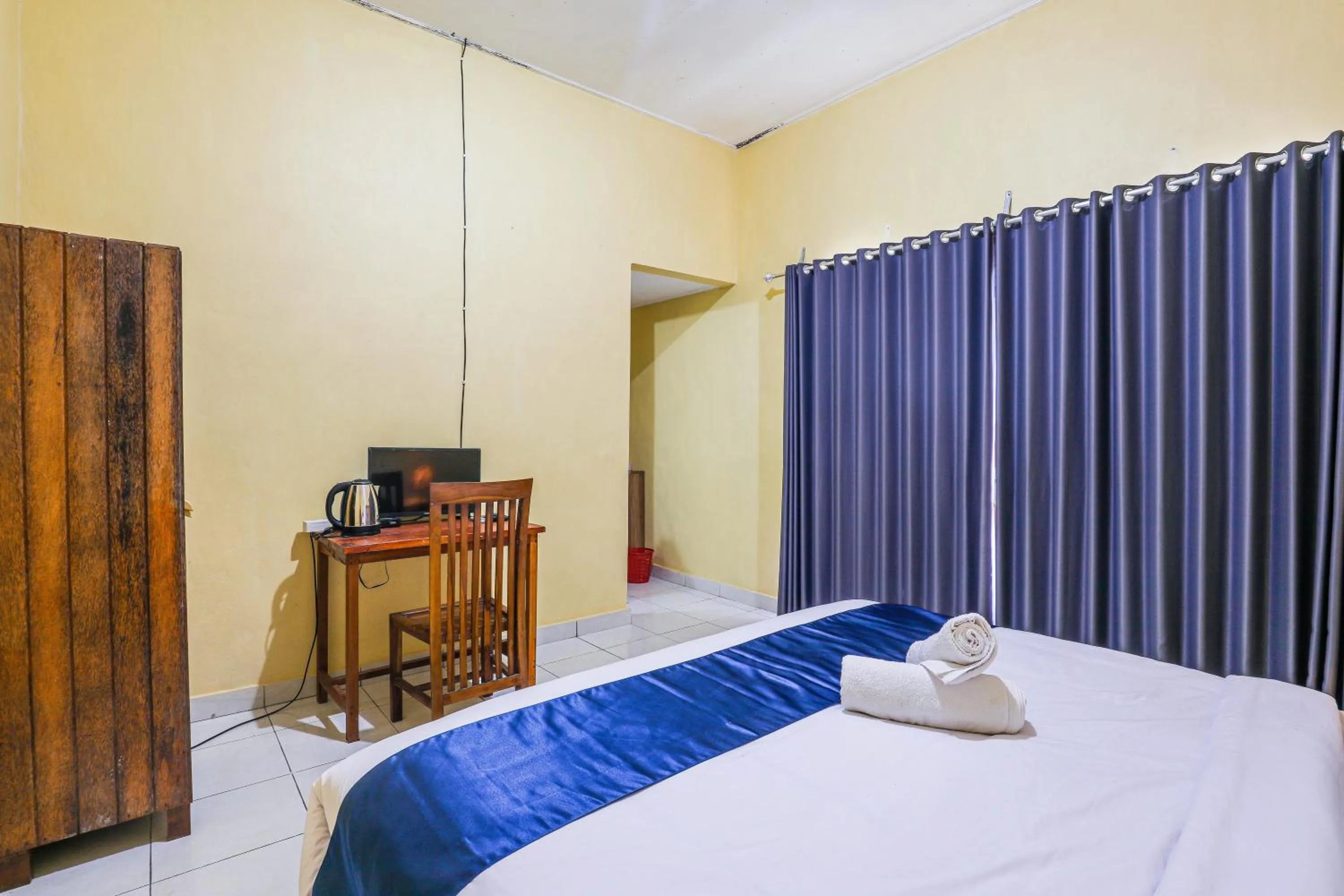 TV and multimedia, Bed in The Salang Guest House