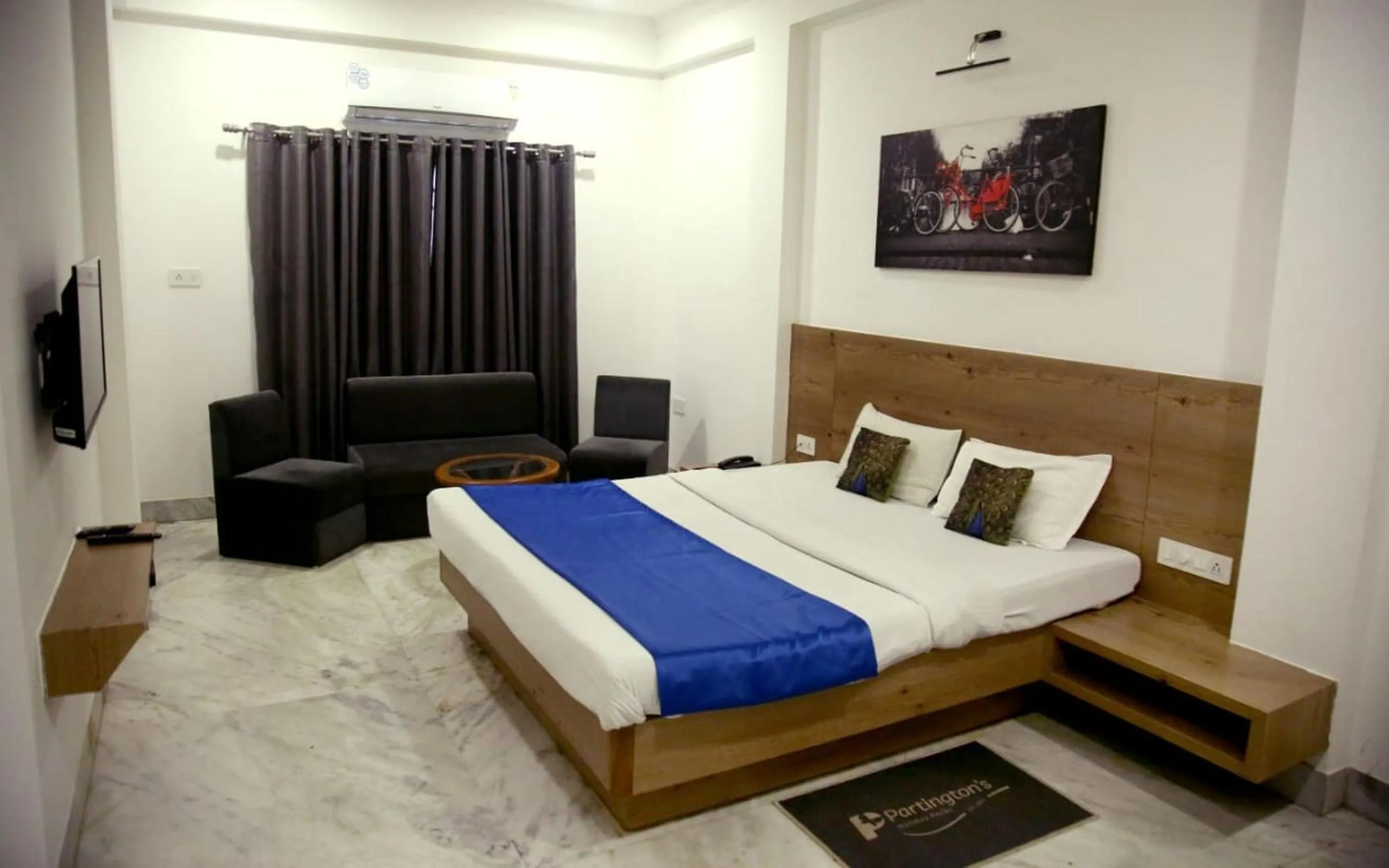 Bedroom in Hotel Nisha Nest, Bhopal