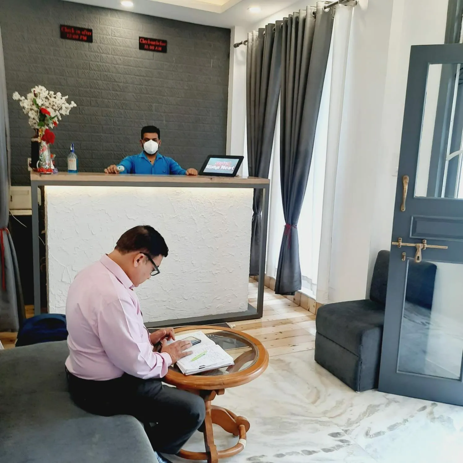 Lobby or reception in Hotel Nisha Nest, Bhopal