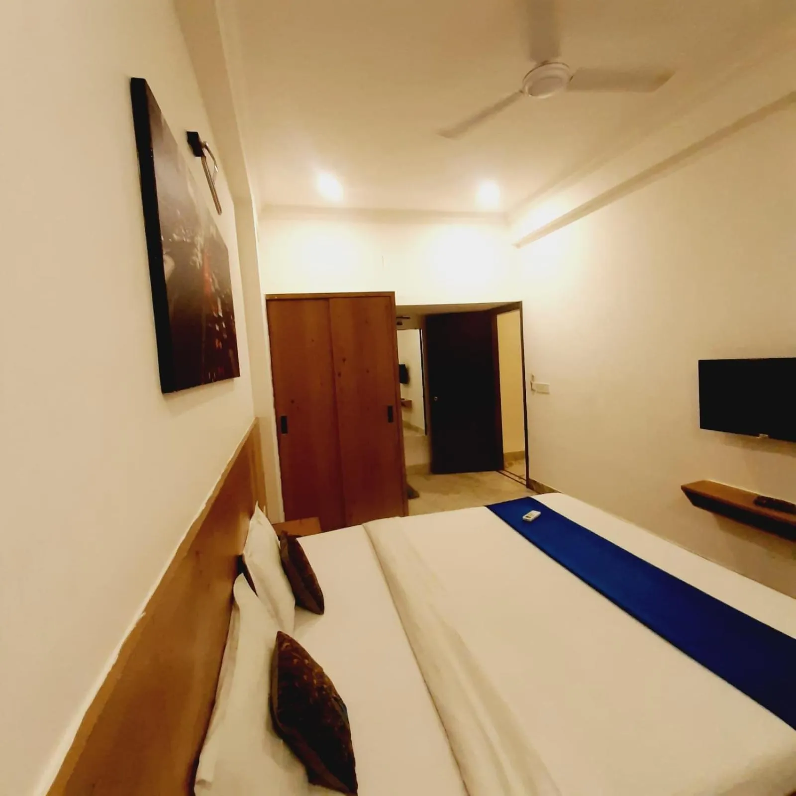 Bedroom in Hotel Nisha Nest, Bhopal