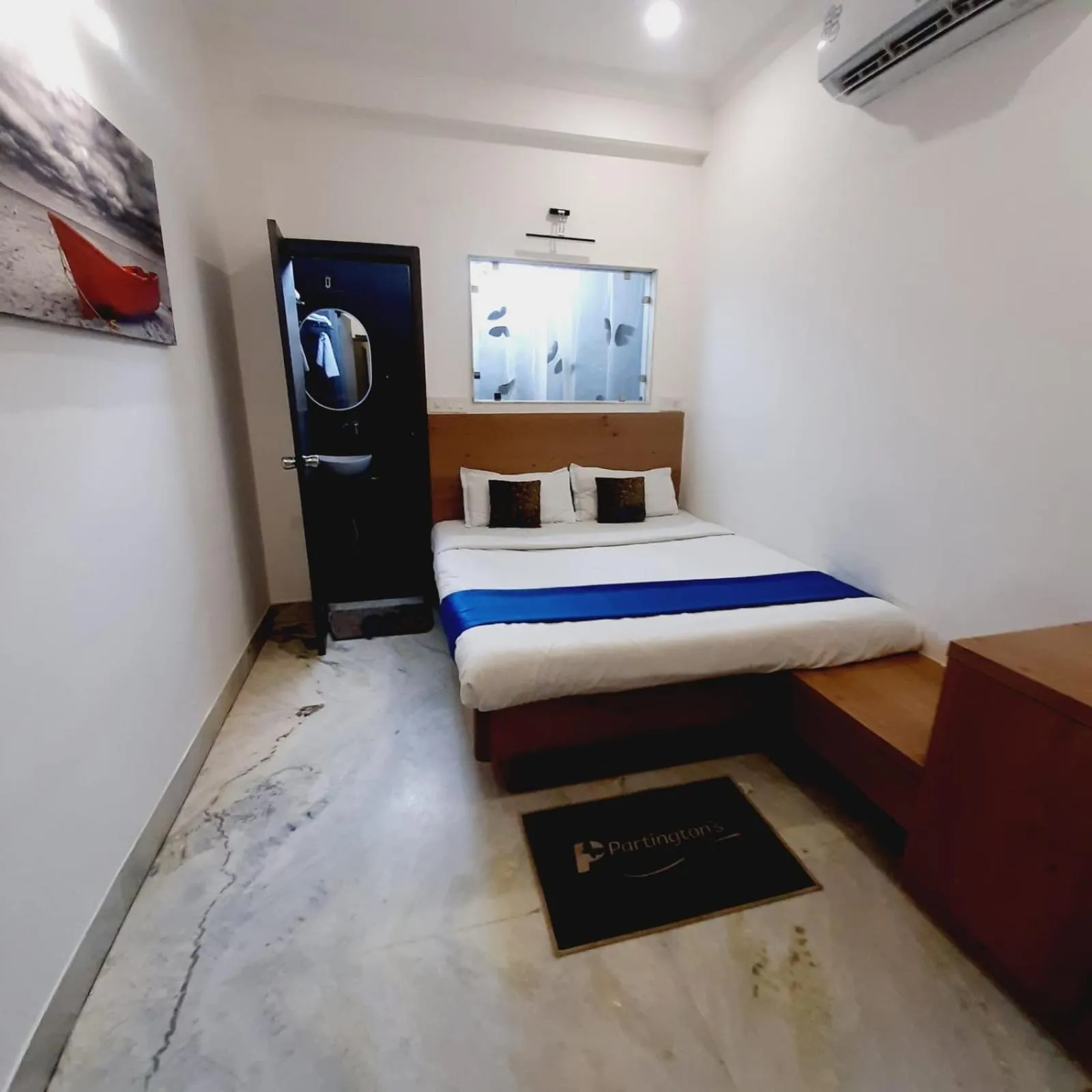 Bedroom in Hotel Nisha Nest, Bhopal