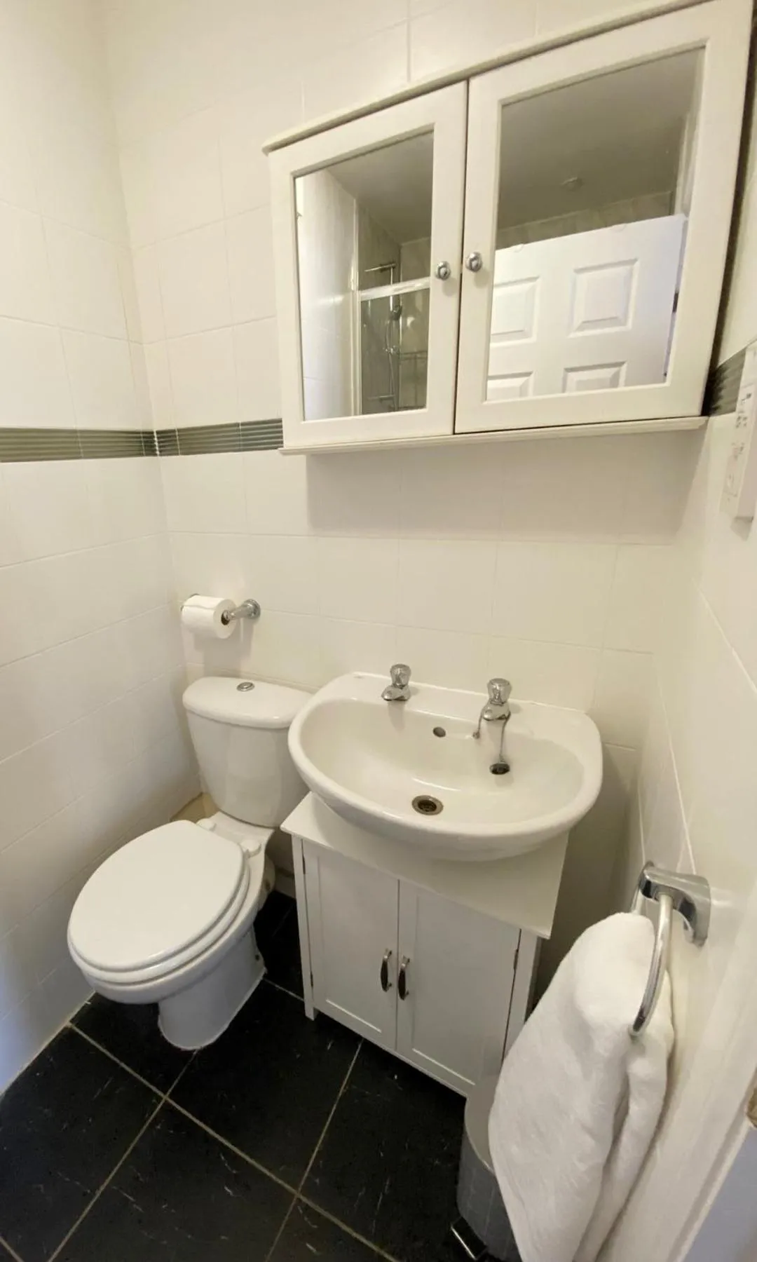 NEW Super 2 Bedroom Flat in Falkirk
