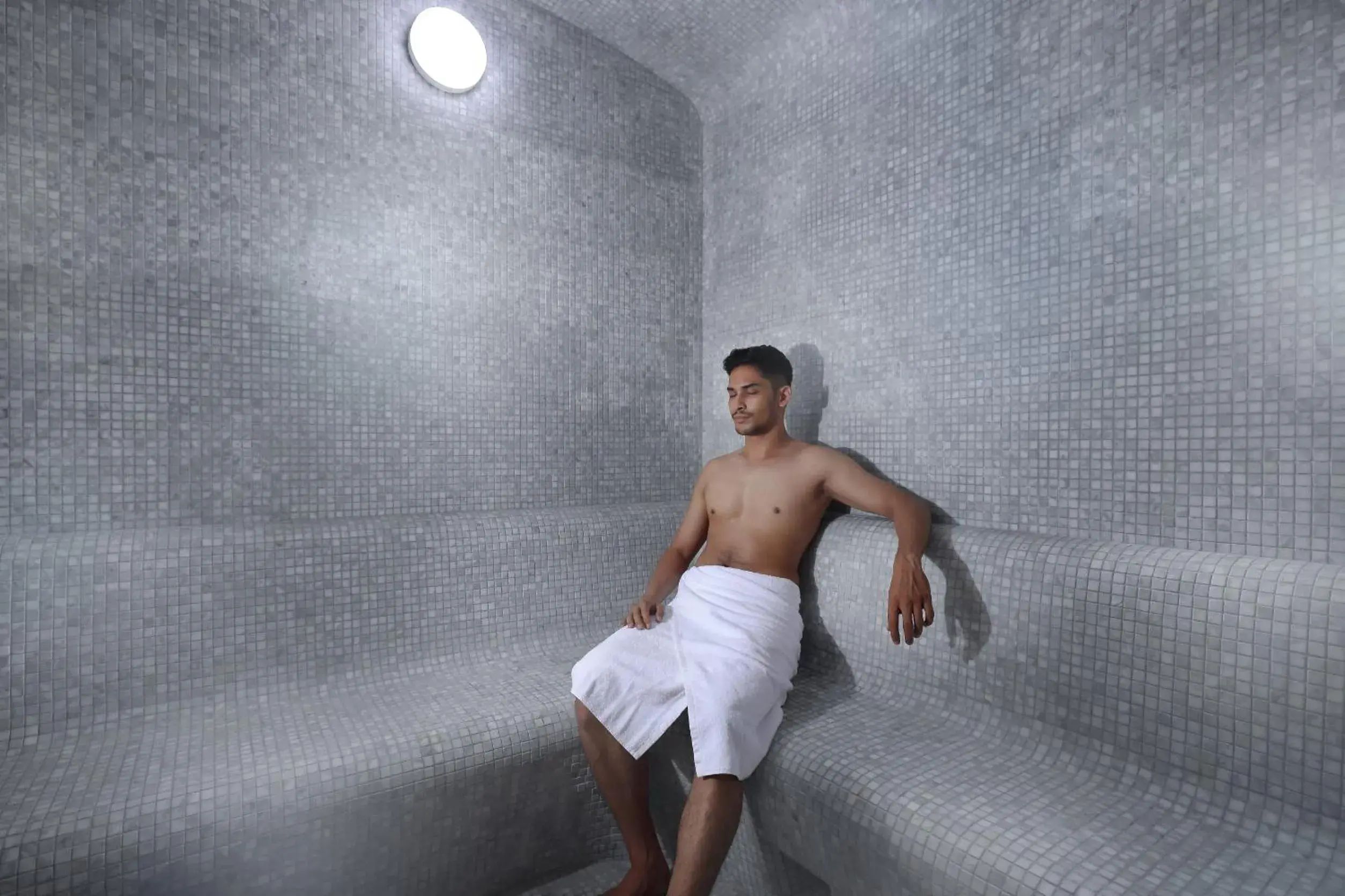 Swimming pool in Padma Hotel Semarang Swimming pool in Padma Hotel Semarang