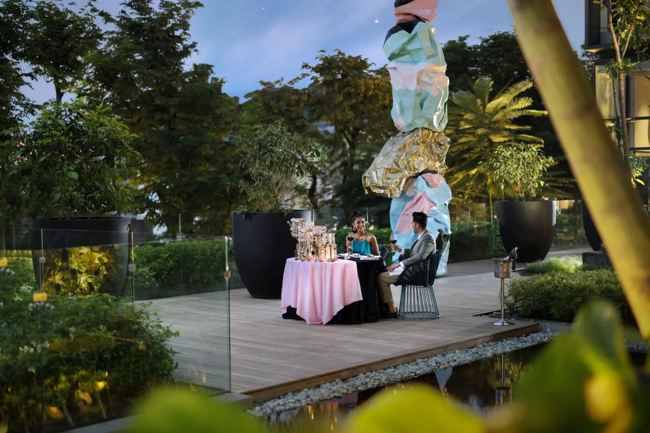 Restaurant/places to eat in Padma Hotel Semarang