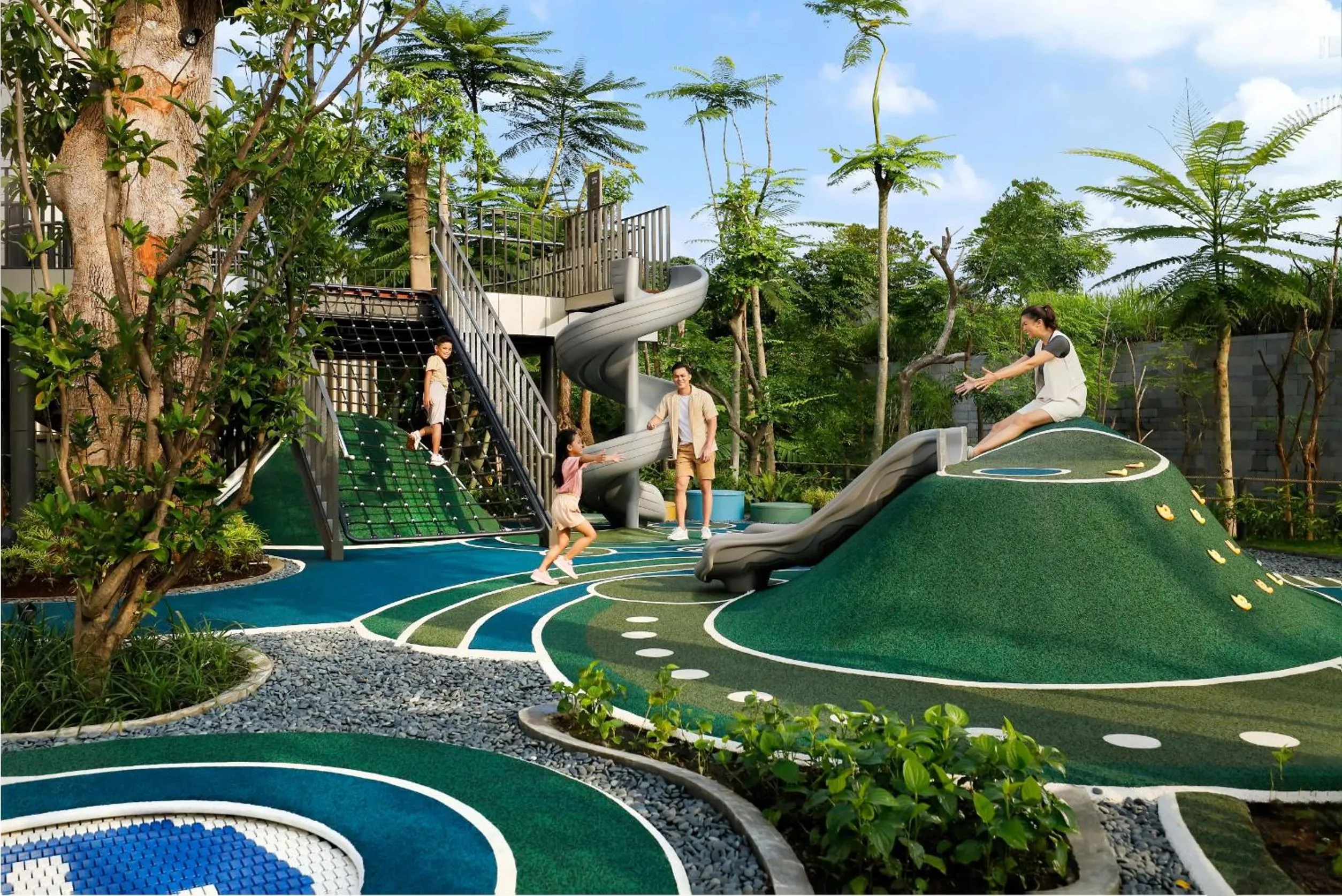 Swimming pool in Padma Hotel Semarang