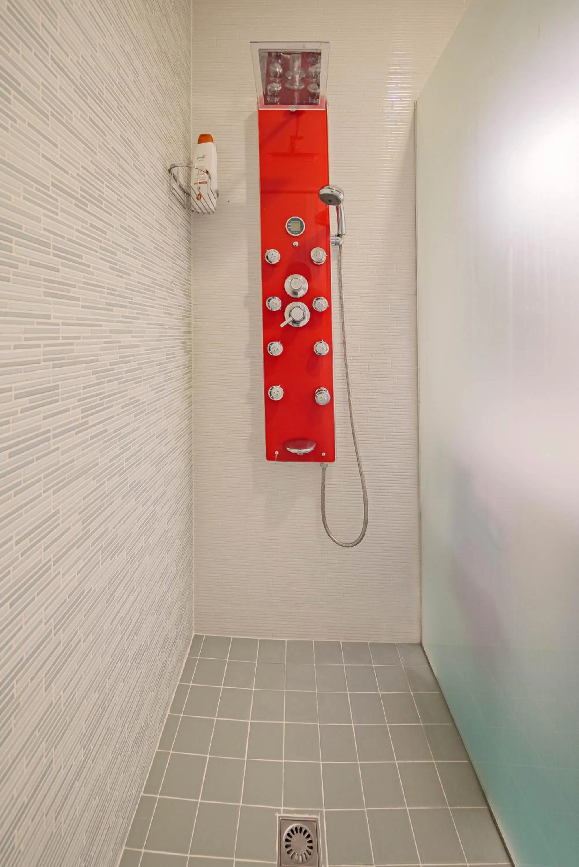 Shower in Absolute Sagrada Familia