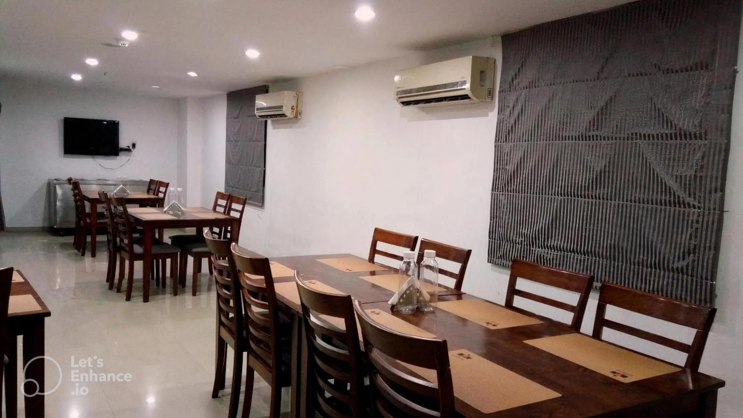 Restaurant/places to eat in The Townhall (Unit of Prohotel)