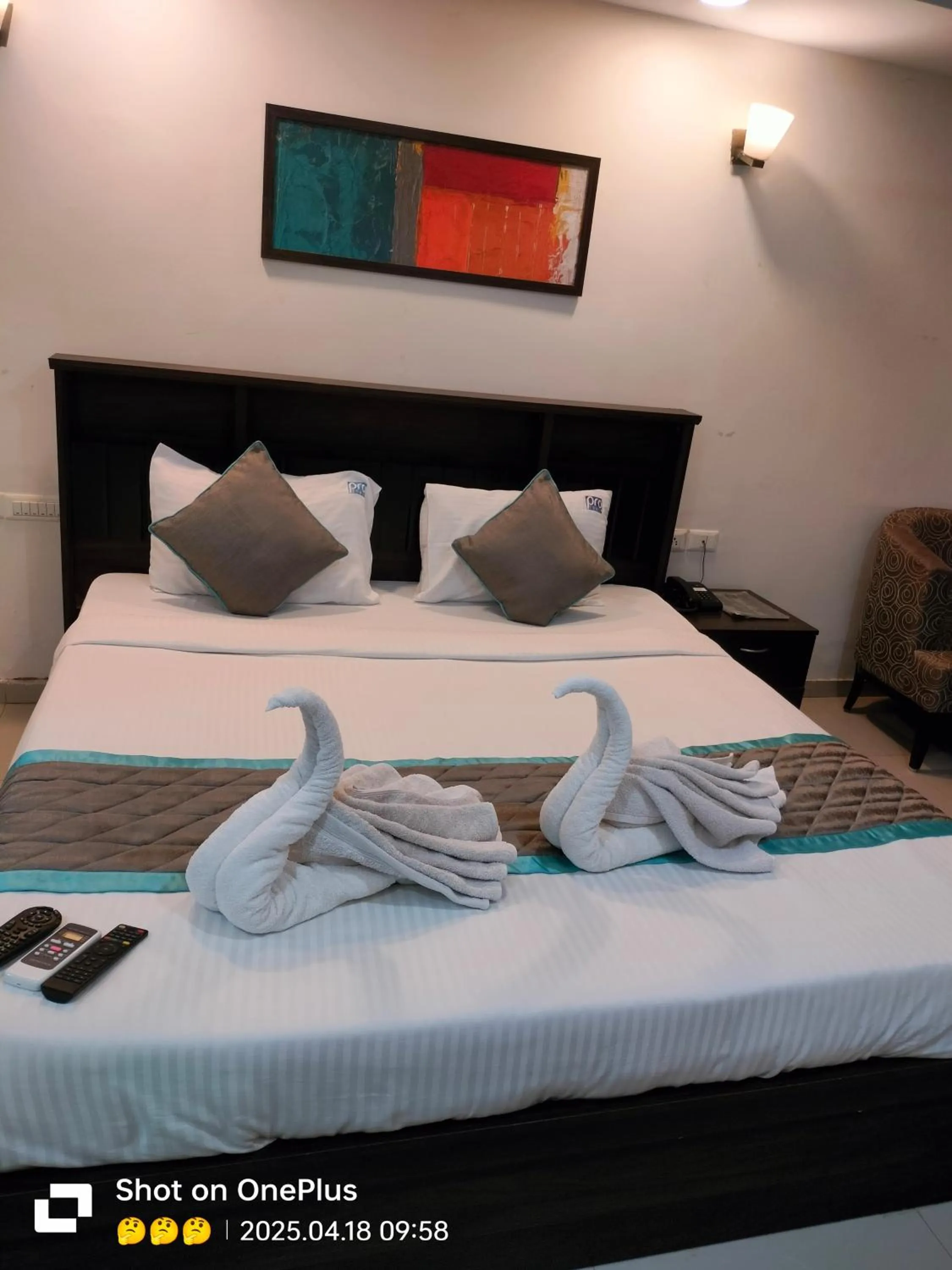 Photo of the whole room, Bed in The Townhall (Unit of Prohotel)