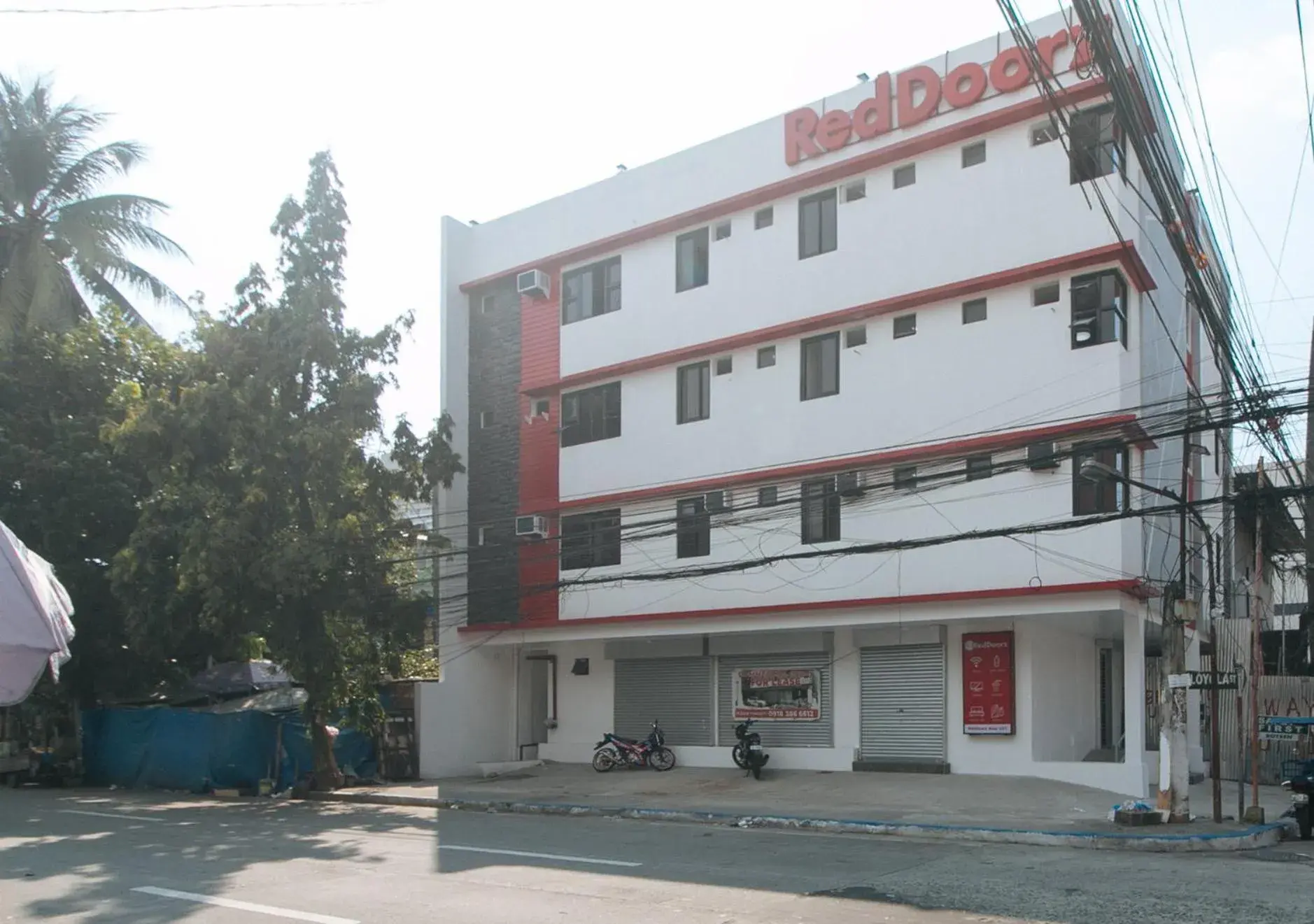 Property building in RedDoorz near UST Sampaloc Manila Property building in RedDoorz near UST Sampaloc Manila