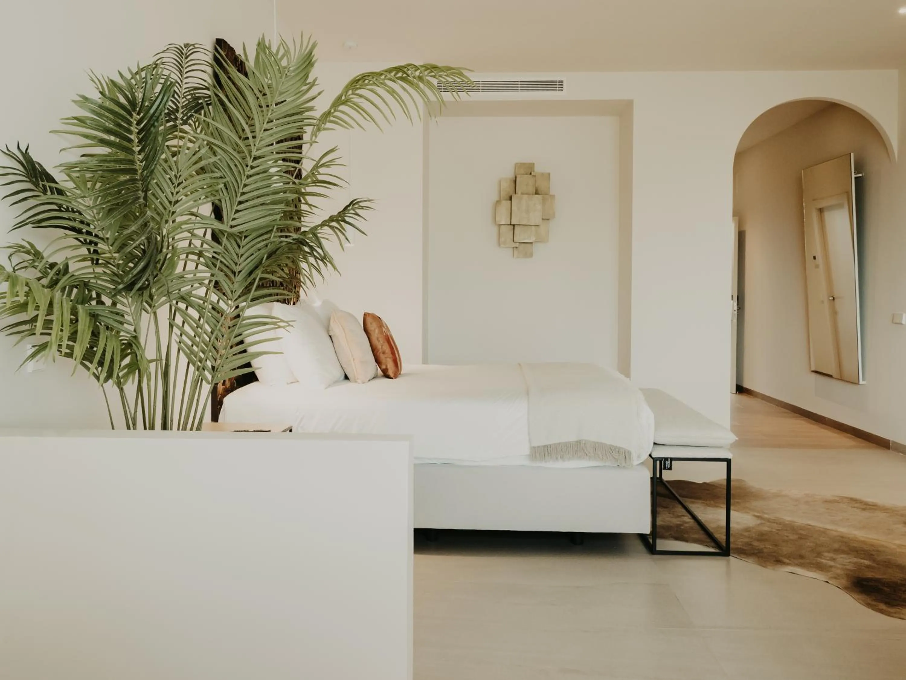 Bedroom, Bed in Comfy Studios Hotel