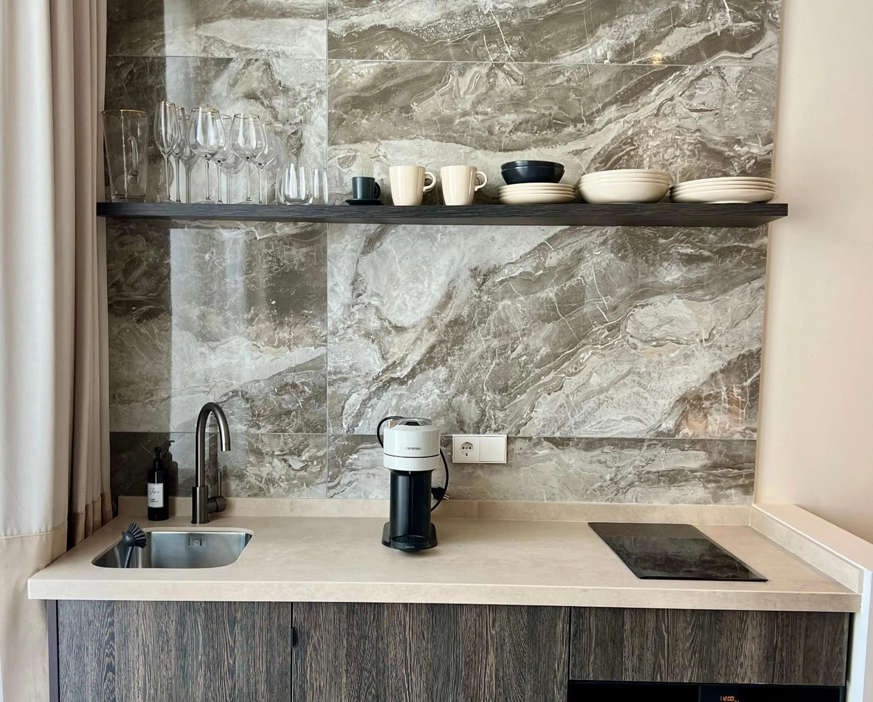 kitchen in Comfy Studios Hotel