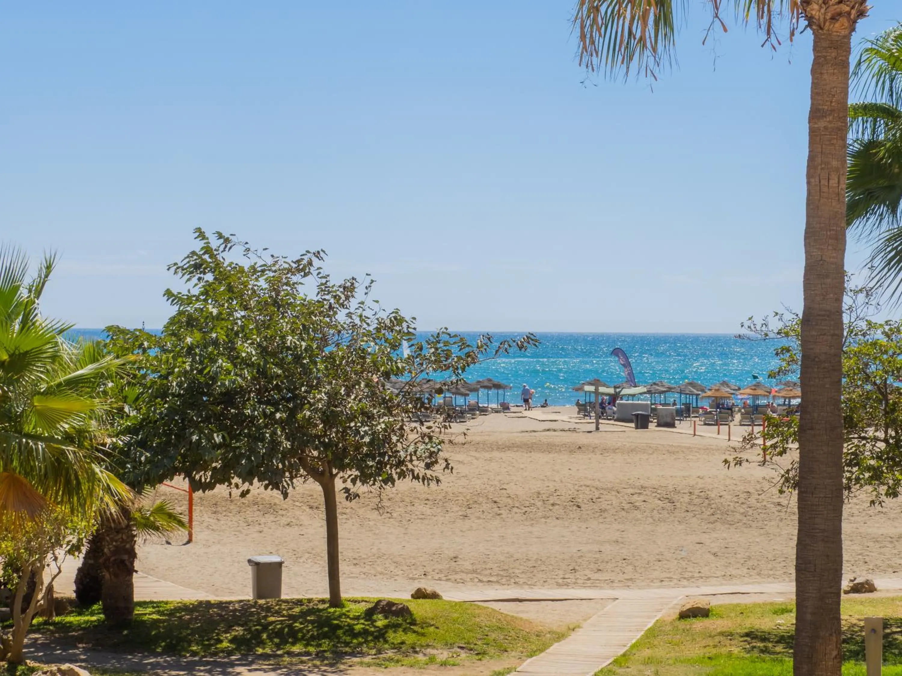Beach in Comfy Studios Hotel