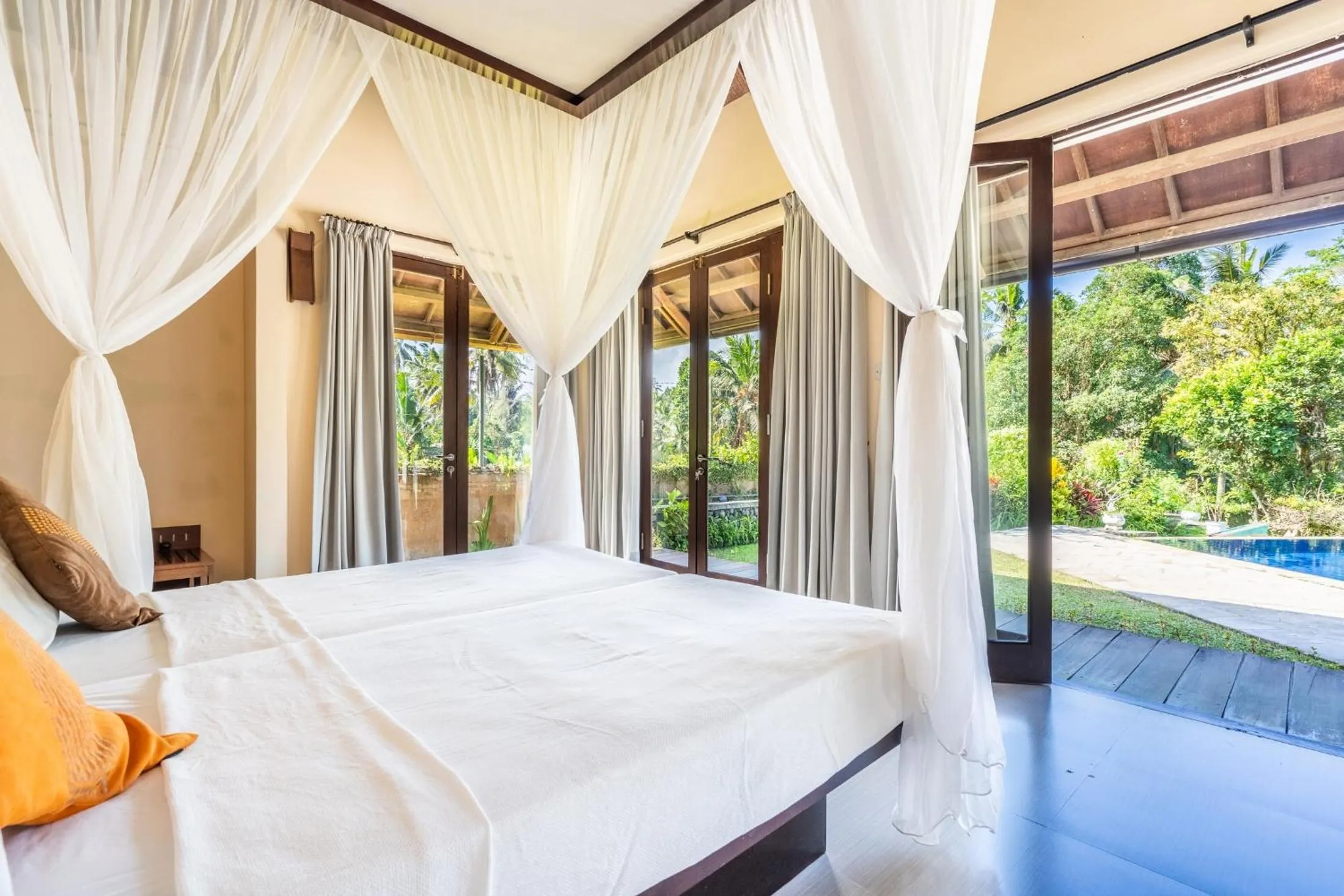 Bed in Tirta Tawar Villa Ubud