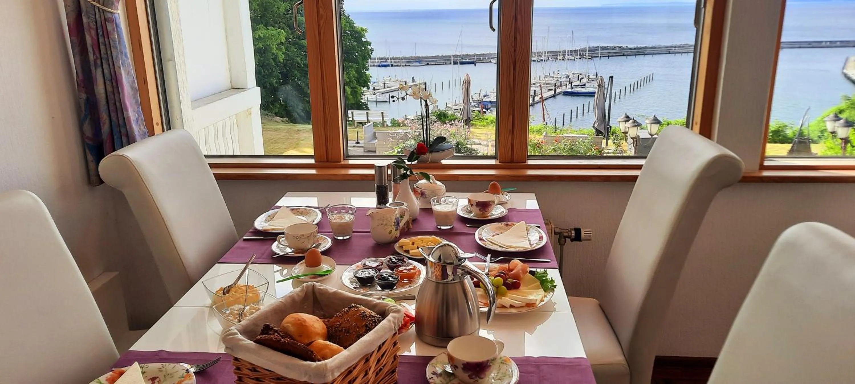 Breakfast in Hotel Waterkant