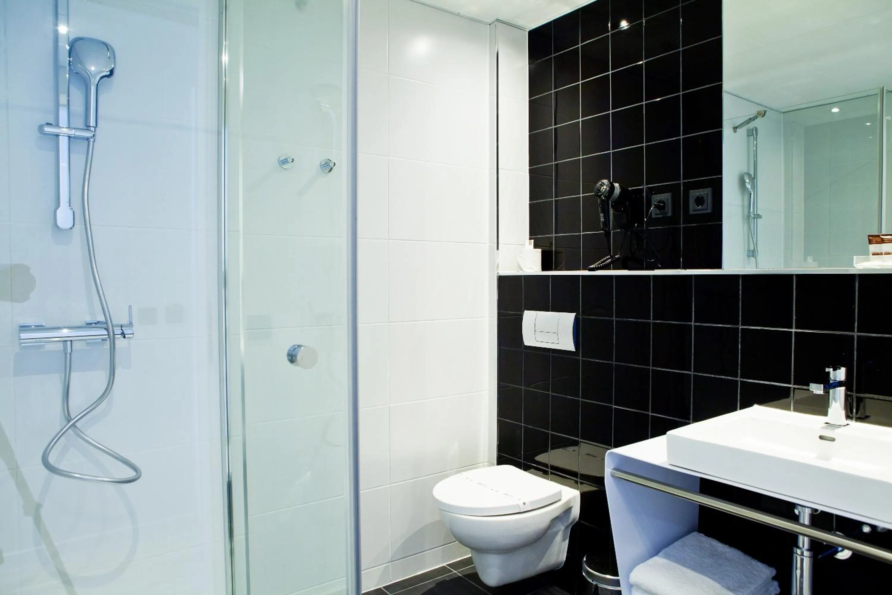 Toilet in Catalonia Berlin Mitte