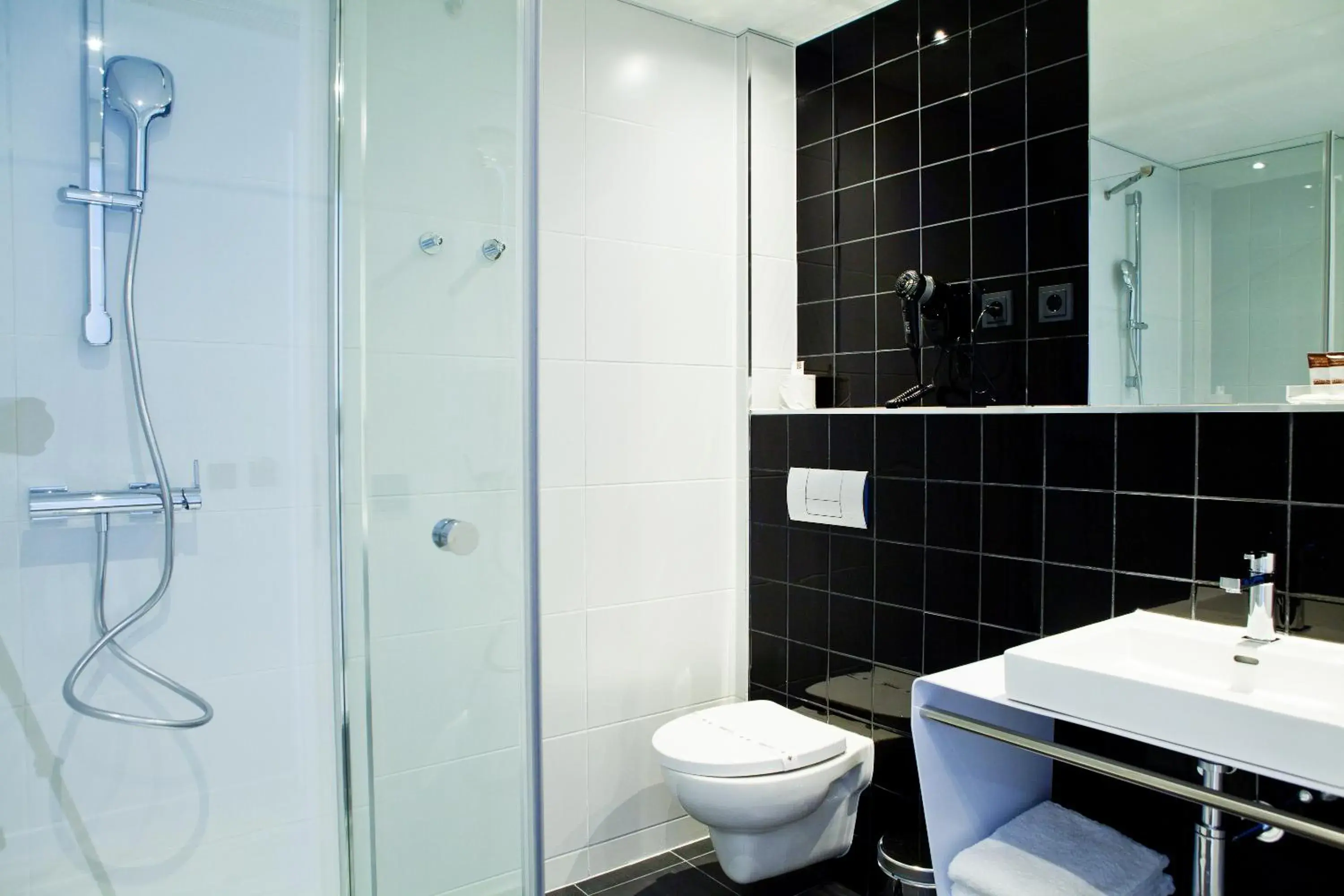 Standard Double Room in Catalonia Berlin Mitte Standard Double Room in Catalonia Berlin Mitte