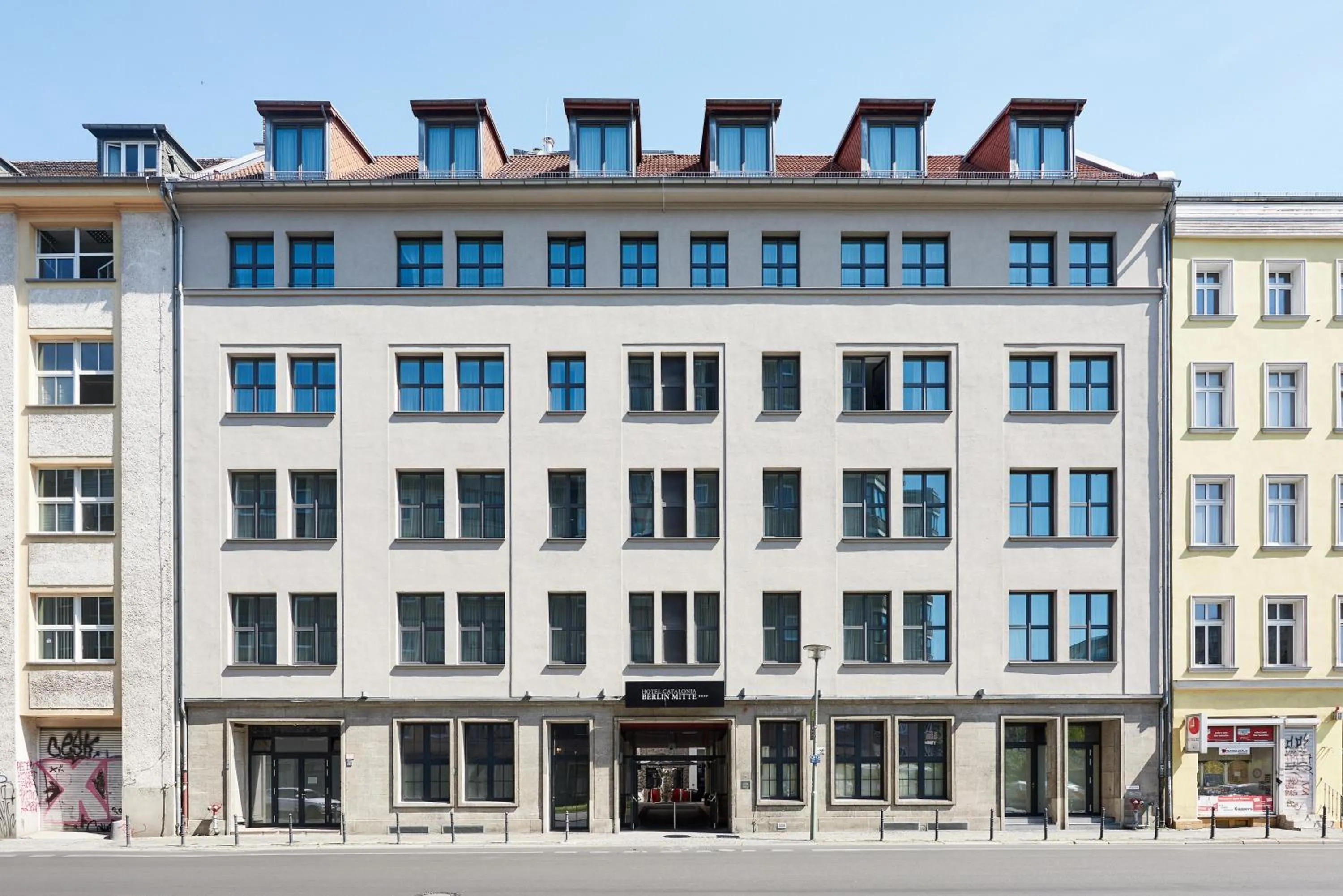 Property building in Catalonia Berlin Mitte