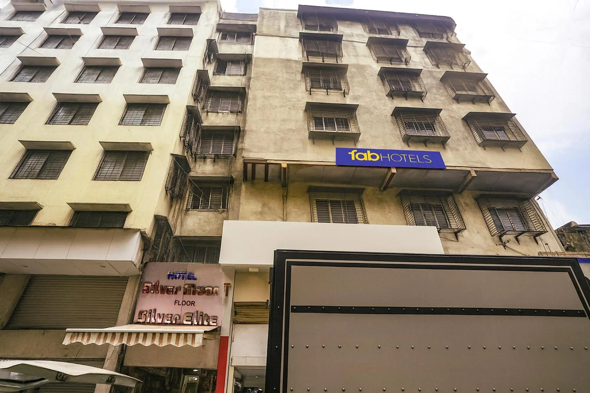 Property building in Via New Silver Elite