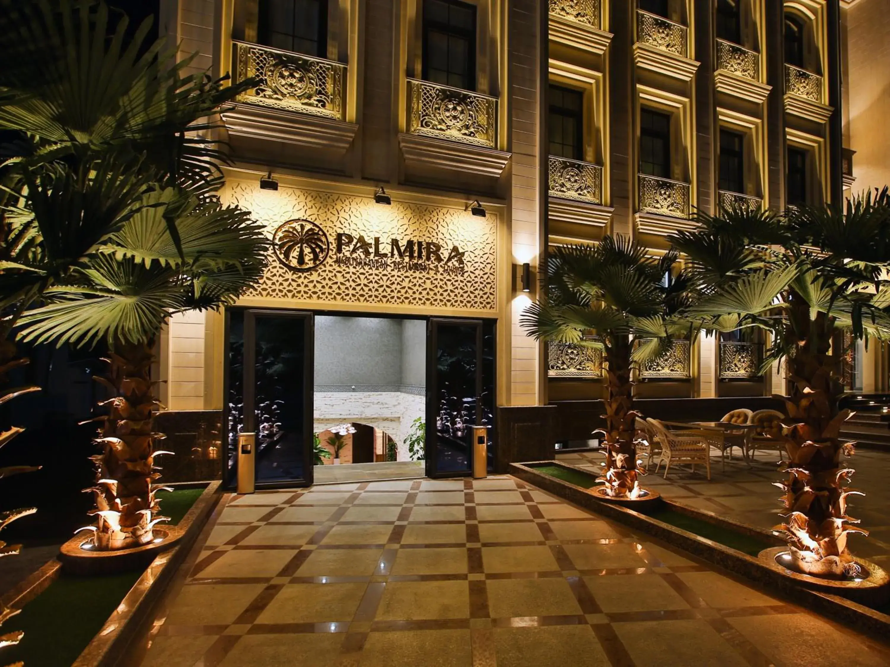 Restaurant/places to eat in Paradise Plaza Luxury Hotel Restaurant/places to eat in Paradise Plaza Luxury Hotel
