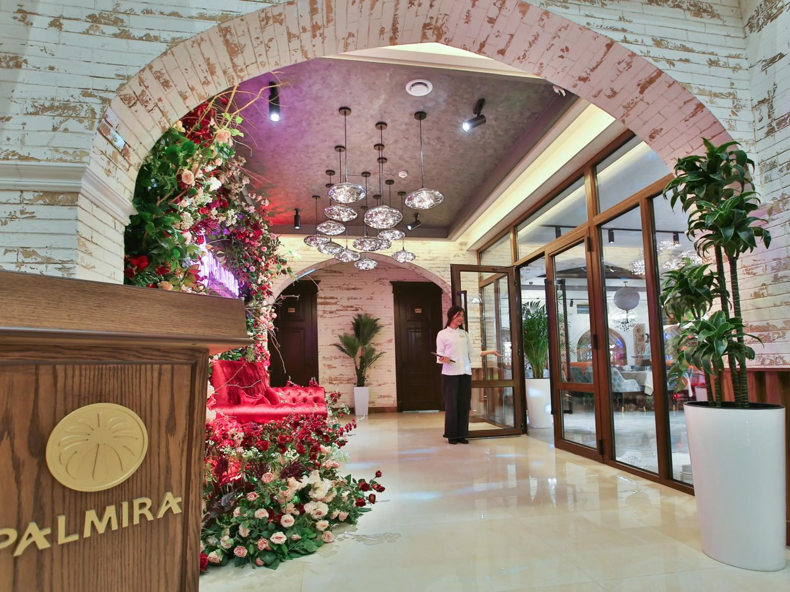 Restaurant/places to eat in Paradise Plaza Luxury Hotel