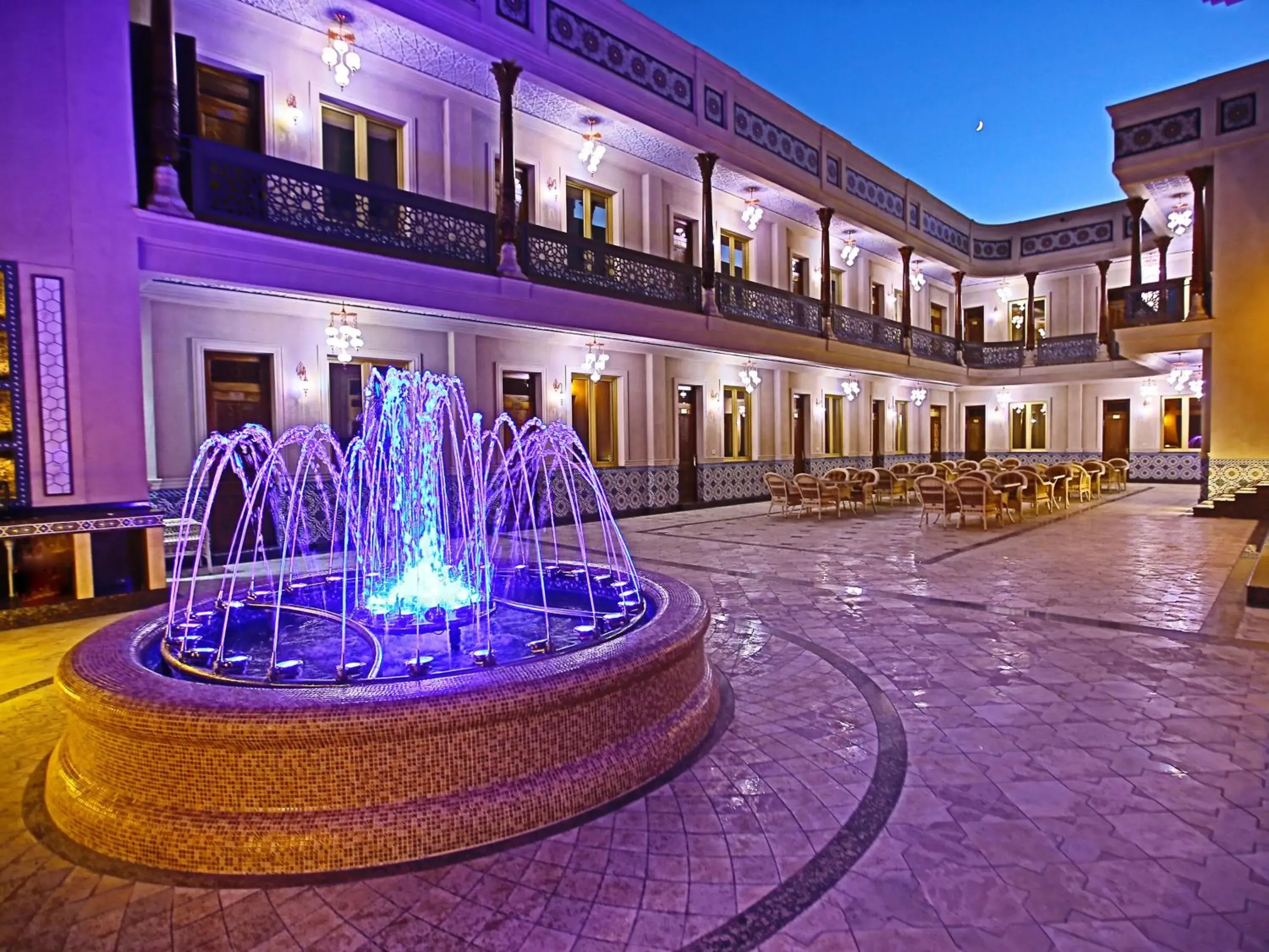 Inner courtyard view in Paradise Plaza Luxury Hotel Inner courtyard view in Paradise Plaza Luxury Hotel