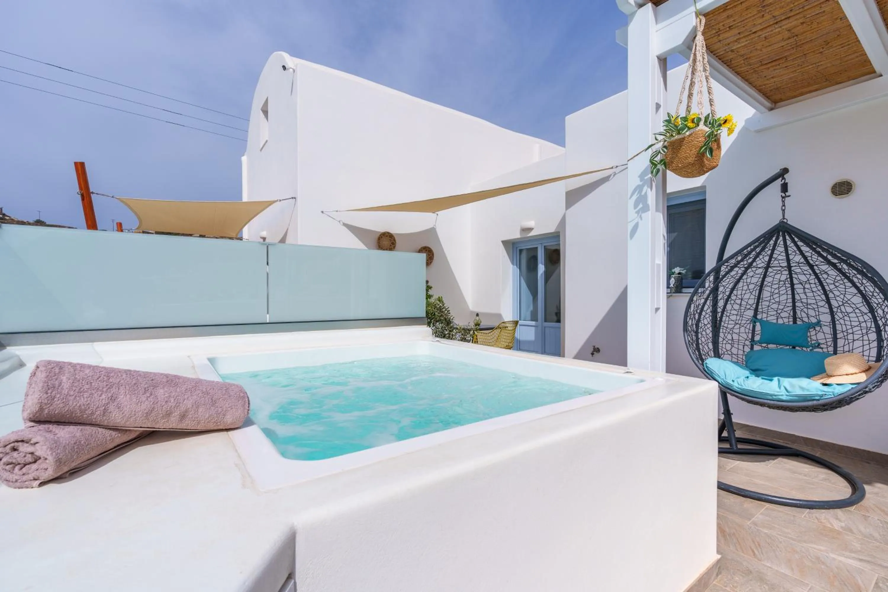 Hot Tub in SantoRossa Luxury Villas