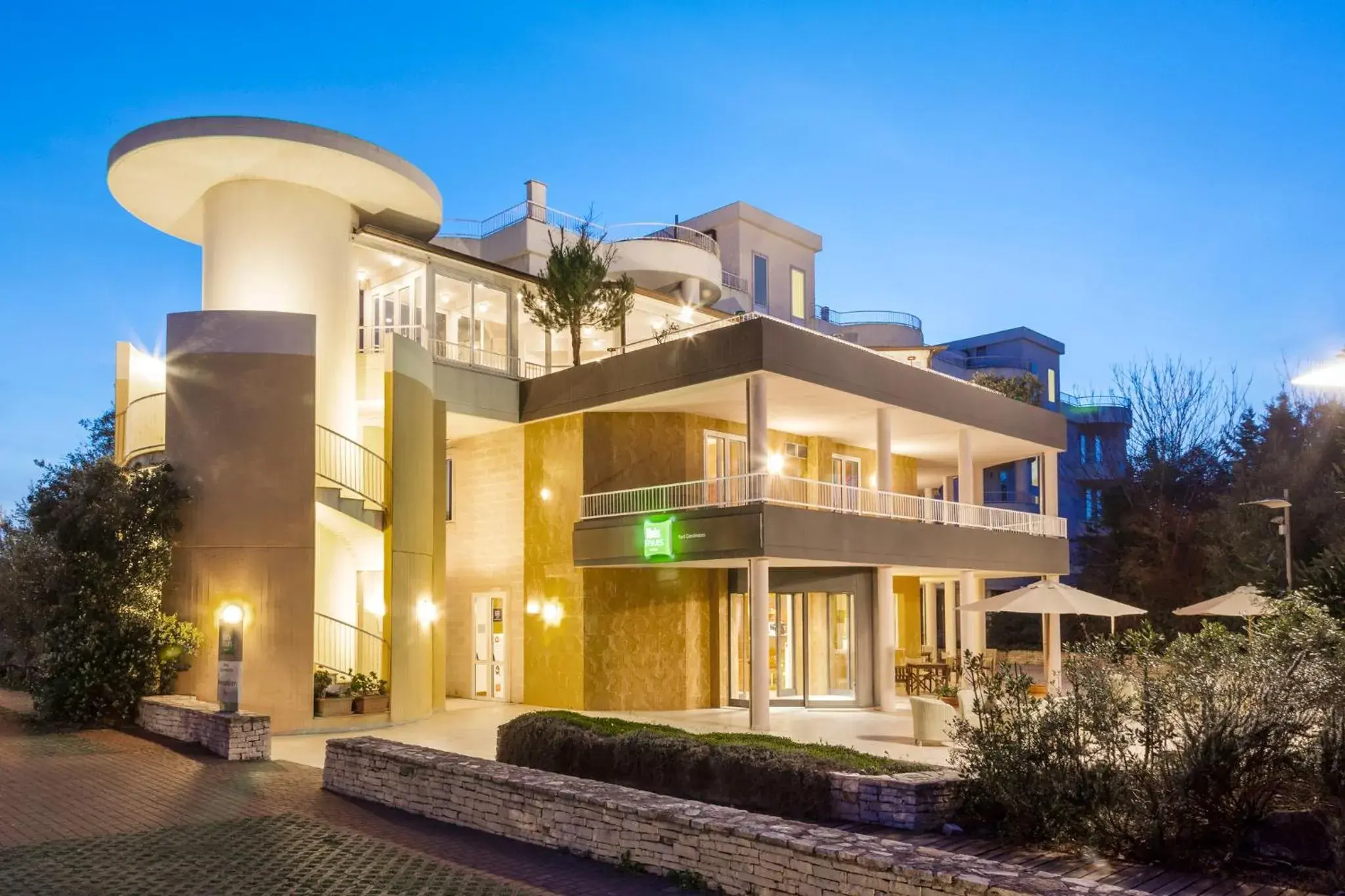 Facade/entrance in Ibis Styles Bari Giovinazzo Facade/entrance in Ibis Styles Bari Giovinazzo