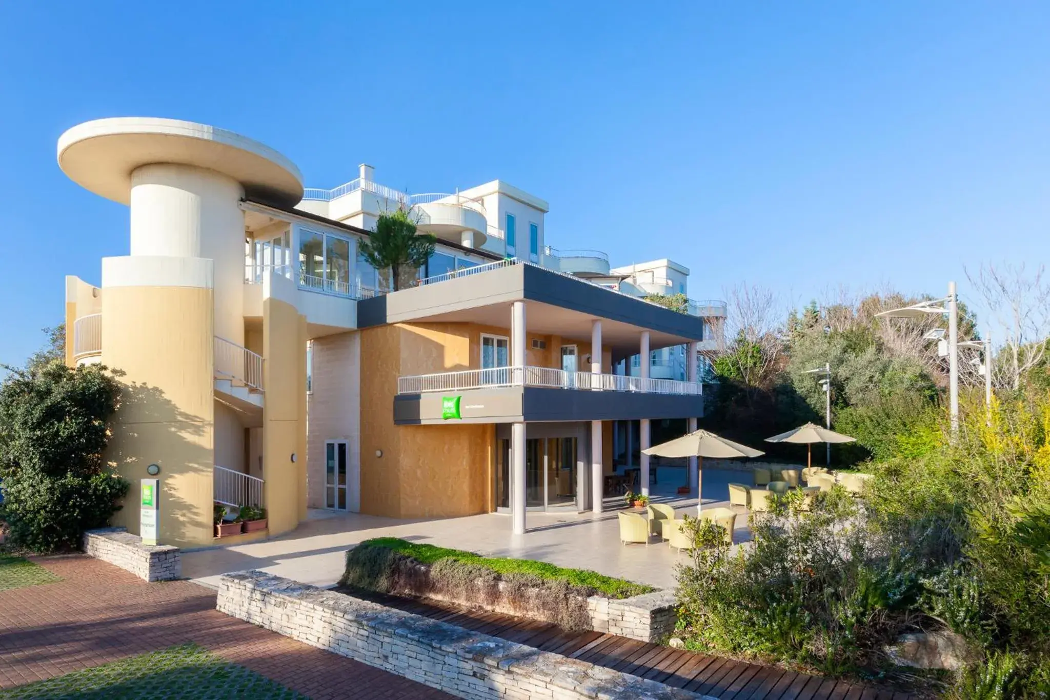 Facade/entrance in Ibis Styles Bari Giovinazzo Facade/entrance in Ibis Styles Bari Giovinazzo